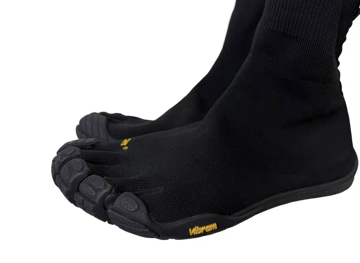 Balenciaga Balenciaga Vibram Black Five-Toe Flat Shoes J31 Size US 6 / EU 39 - 2 Thumbnail