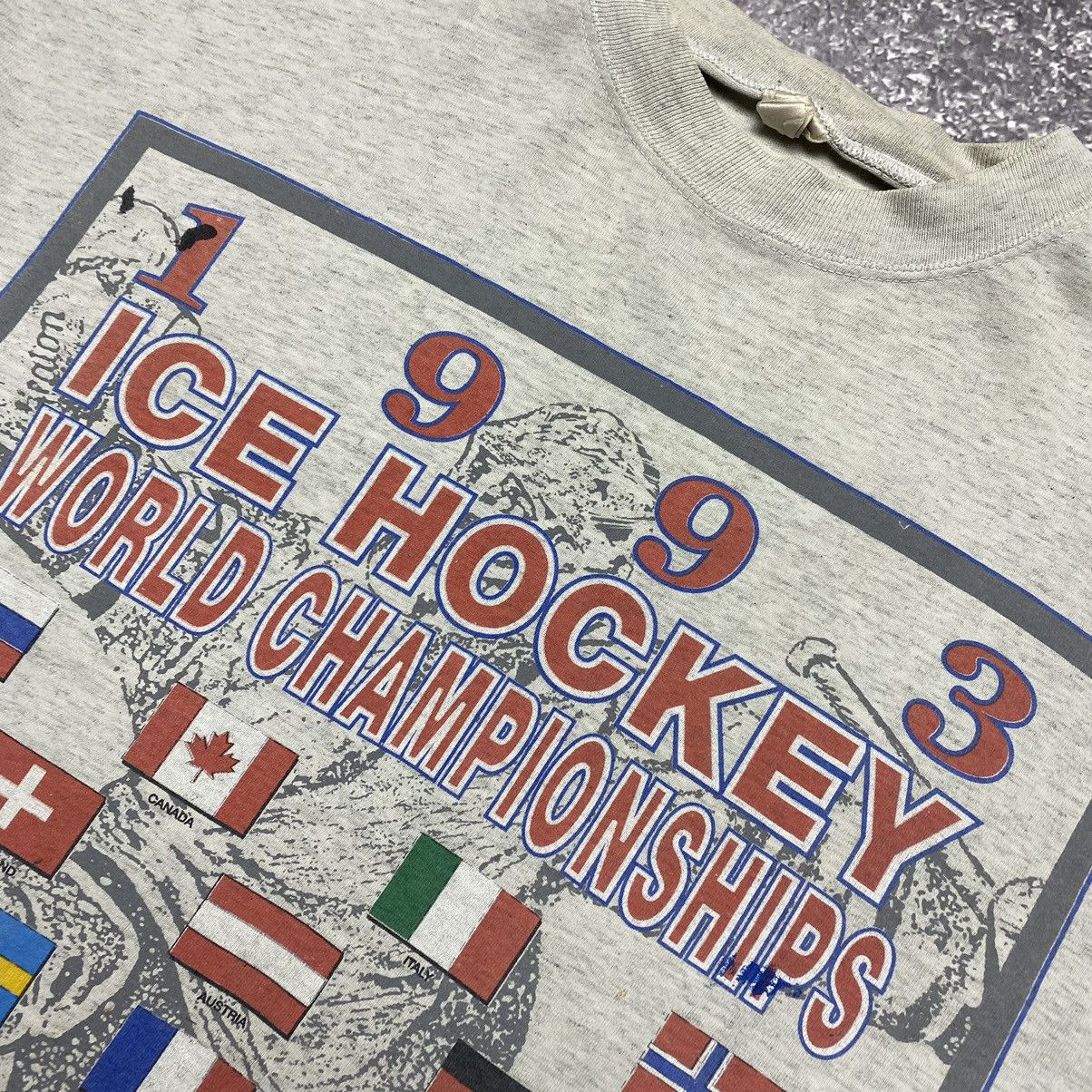 Other Vintage Bulletin Athletic 1993 Ice Hockey Championship tee Size US XL / EU 56 / 4 - 3 Thumbnail