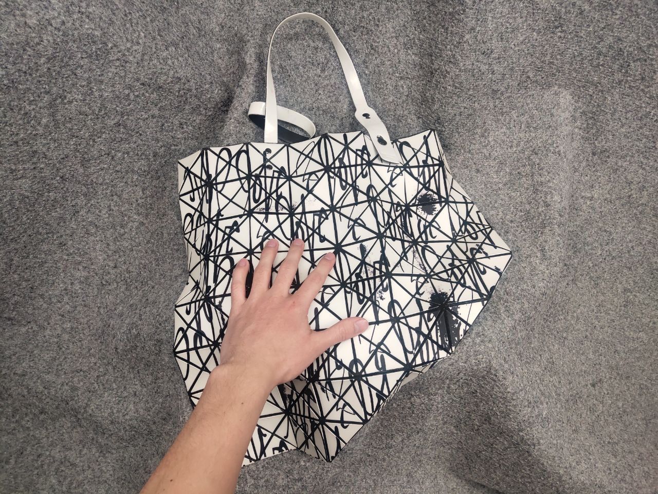 Issey Miyake Issey Miyake Bao Bao Japan Curtis Krig Tote Bag Black Art Size ONE SIZE - 12 Thumbnail
