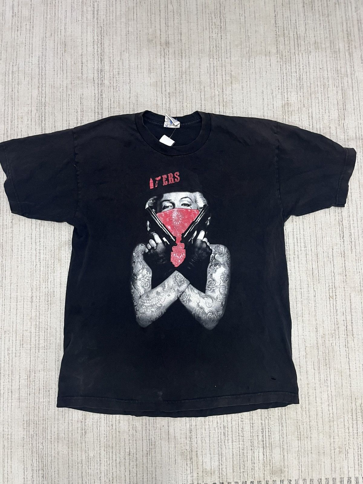 Vintage Vintage 90s made in usa marilyn monroe gun tatoo Size US XL / EU 56 / 4 - 1 Thumbnail
