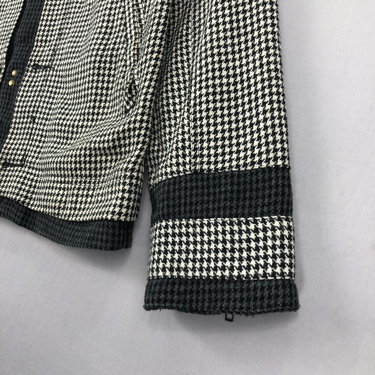 Japanese Brand Vintage 90’s Twenty Works Clasp Houndstooth Jacket Size US M / EU 48-50 / 2 - 3 Thumbnail