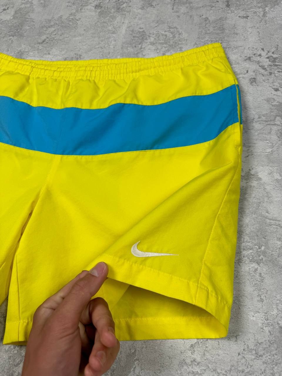 Nike Vintage Nike Blue/Yellow Shorts Size M Size US 33 - 5 Thumbnail