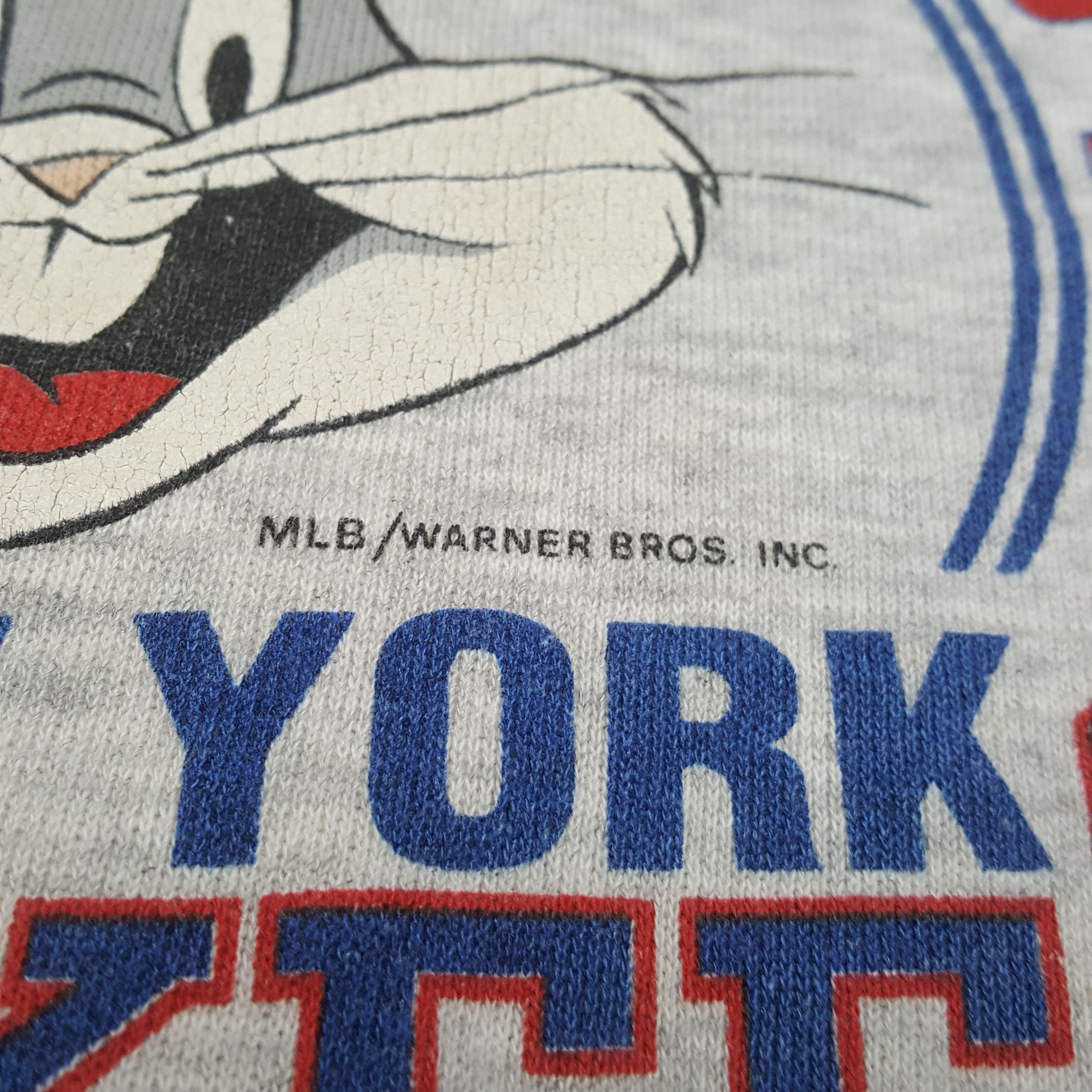 MLB Vintage Yankees X Bugs Bunny MLB Team Sweatshirt C302N11 Size US M / EU 48-50 / 2 - 8 Thumbnail