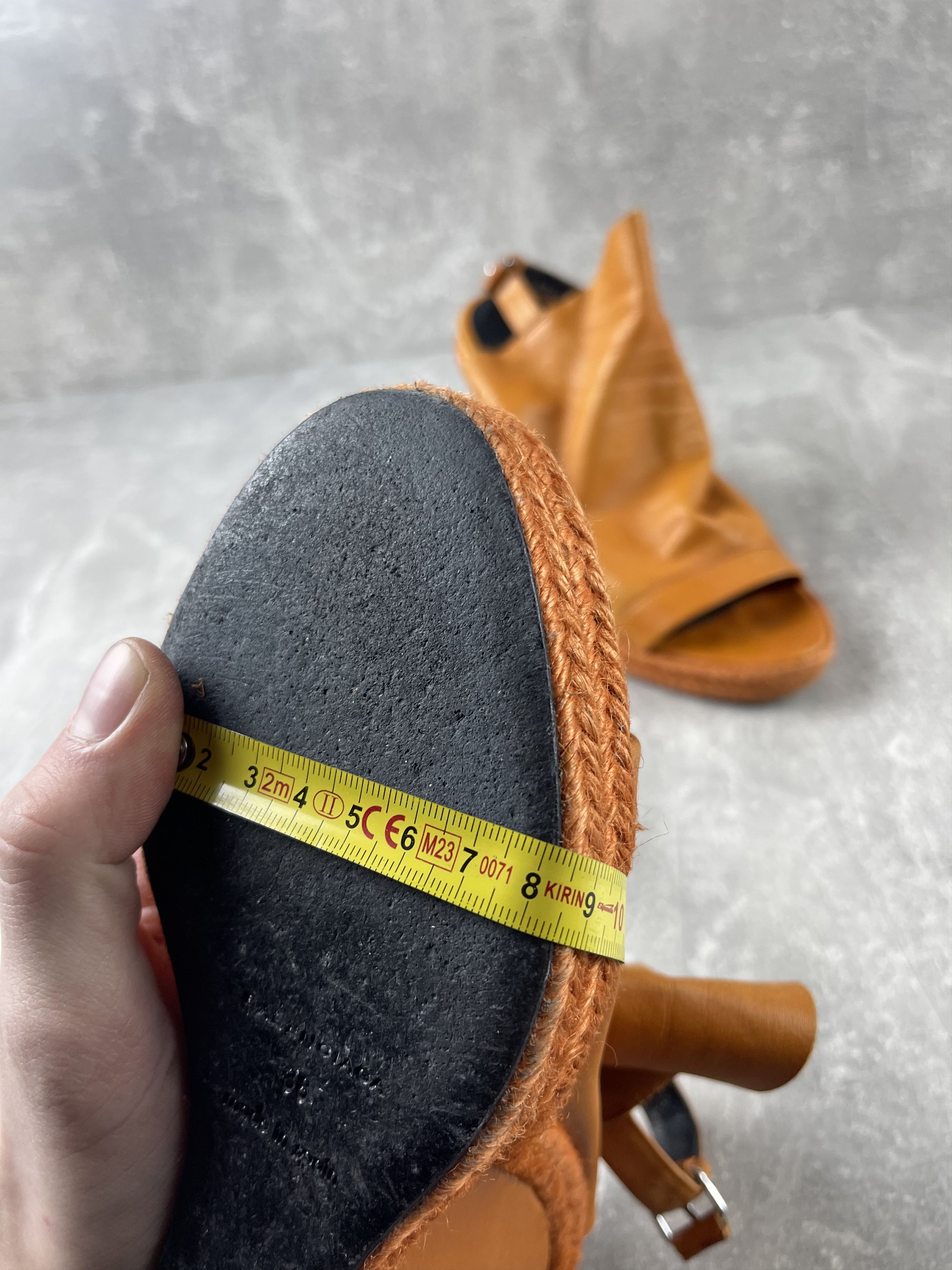 Balenciaga Balenciaga Paris orange leather slingback wedge heels shoe Size US 8 / IT 38 - 14 Thumbnail