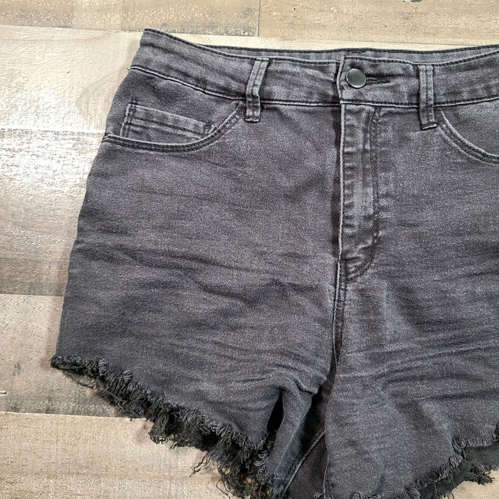 Forever 21 FOREVER 21 ShortS Womens 29 Black Cut-Off High Rise Zip Closure Denim Shorts Dark Wash Jeans Women Vintage No Size 27" / US 4 / IT 40 - 5 Thumbnail