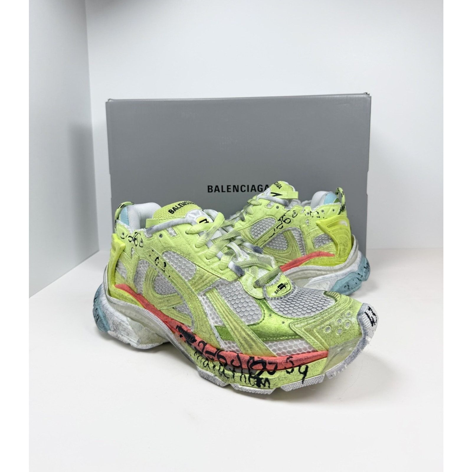 Balenciaga Size 43EU/10US - Balenciaga Runner Marathon Unreleased NEW Size US 10 / EU 43 - 2 Thumbnail