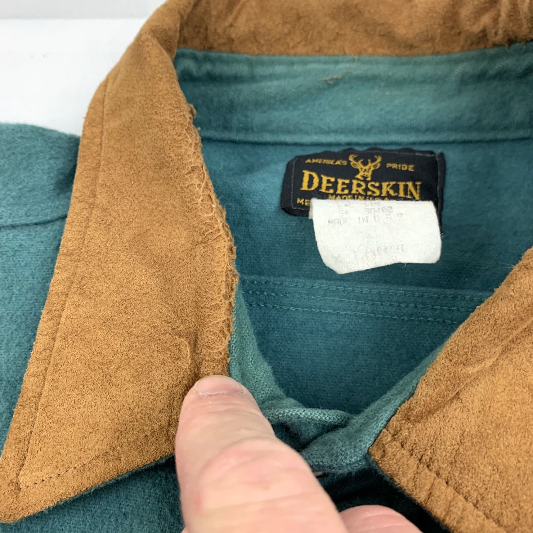 Vintage VINTAGE Deerskin Shirt XL Green Button-Up Flannel Outdoor Hunting 90s Mens Size US XL / EU 56 / 4 - 2 Thumbnail