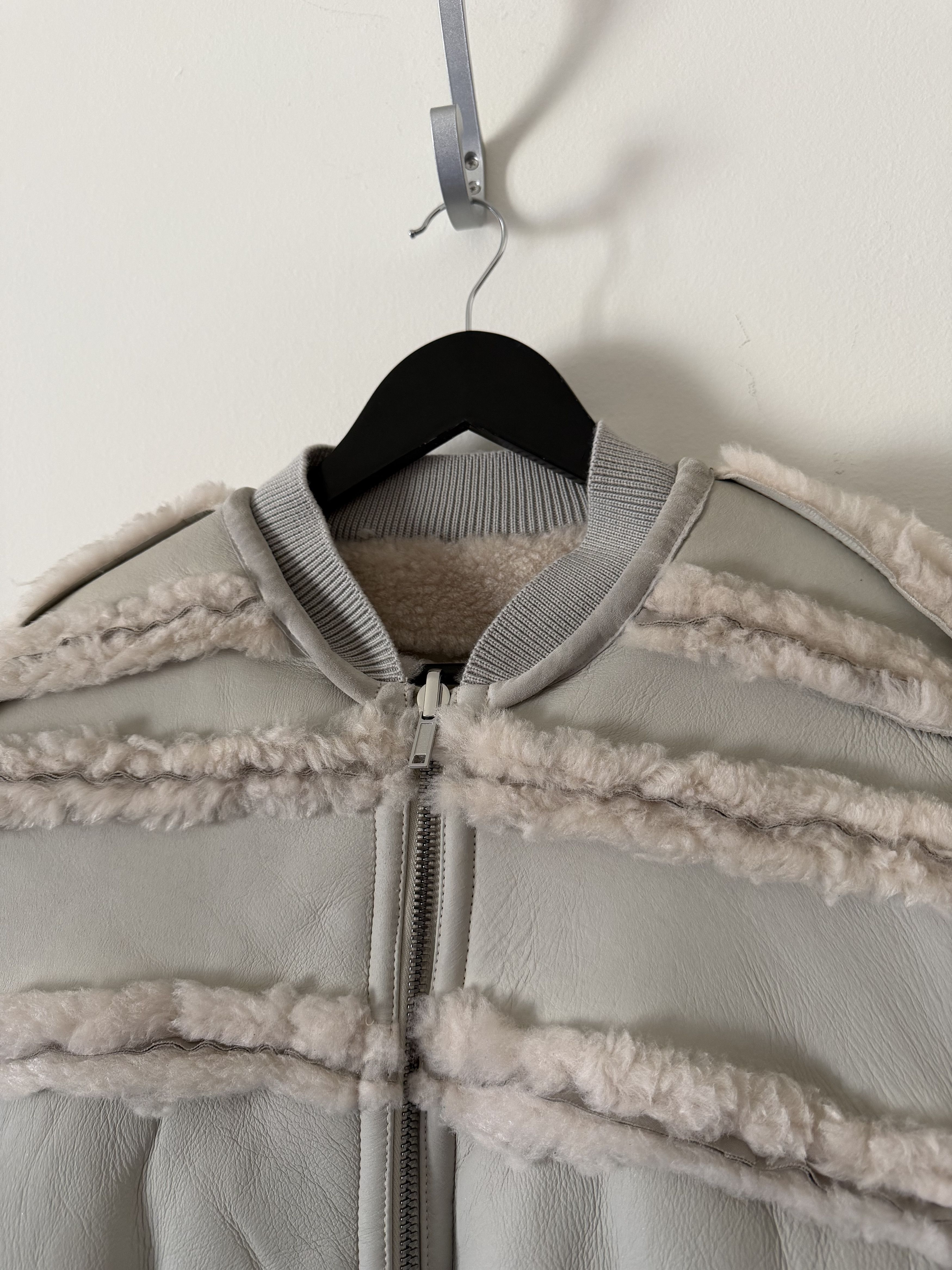 Rick Owens Rick Owens Girdered Reversible Shearling Bomber in White Size US L / EU 52-54 / 3 - 9 Thumbnail