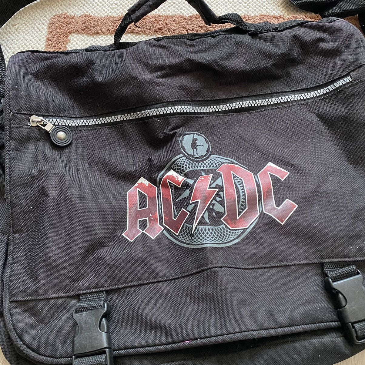 Band Tees AC/DC Y2K BIG LOGO SUNFADED CROSSBODY BAG Size ONE SIZE - 4 Thumbnail