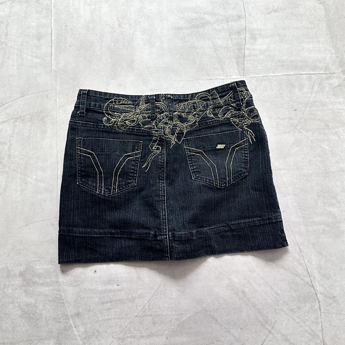Hysteric Glamour × Undercover Y2K Tribal Snake Embroidered Vintage Denim Skirt Ed Hardy Size 29" - 1 Thumbnail