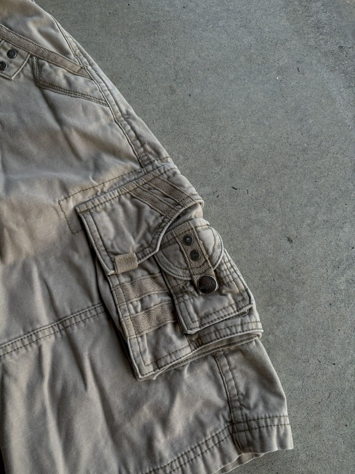 Vintage Crazy Tan Dickies Y2K Tactical Multi-pocket Carpenter Shorts Size US 28 / EU 44 - 4 Thumbnail