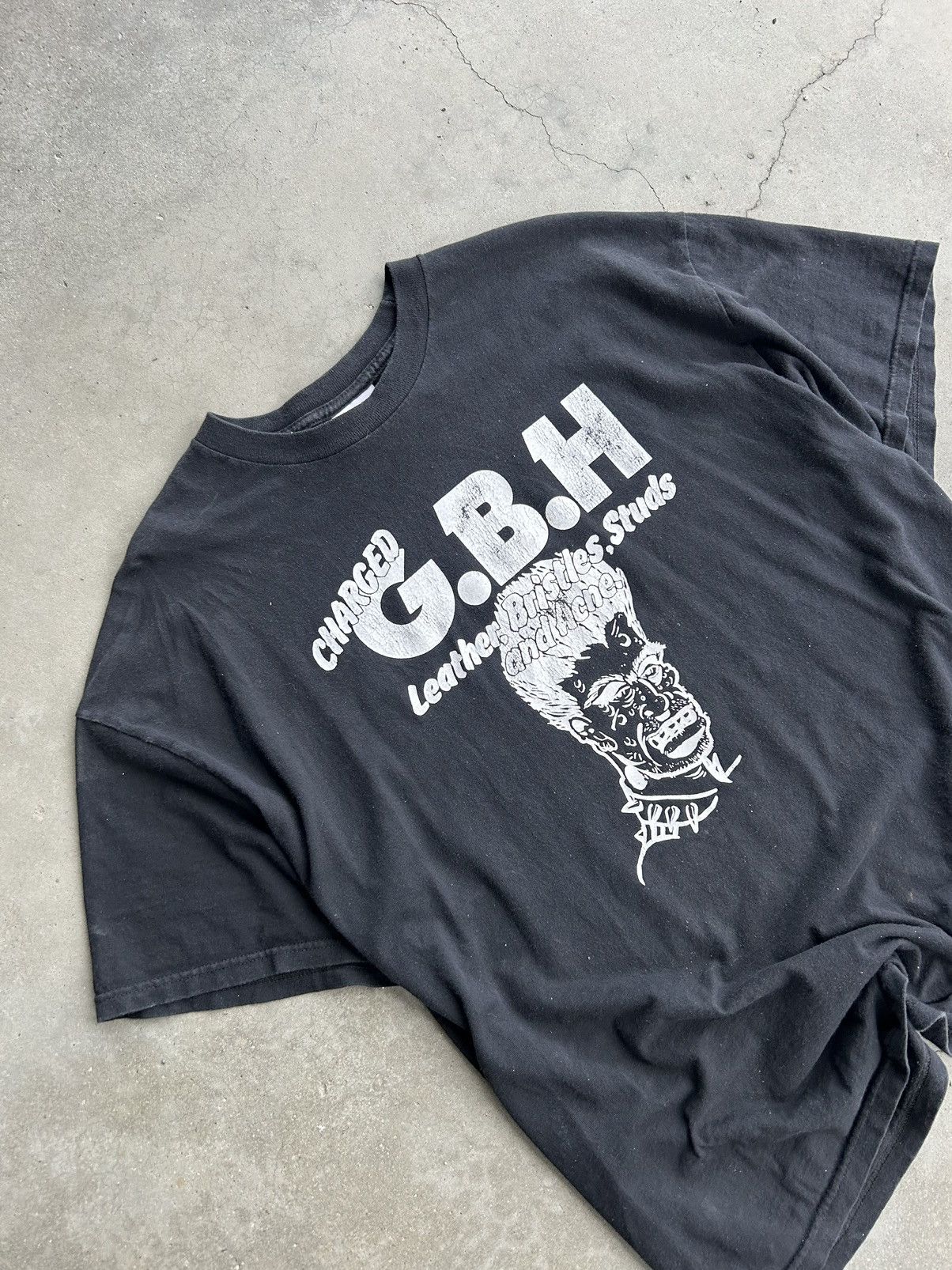 Band Tees Vintage G.B.H Charged Punk Rock Band Tees T Shirts Size US XL / EU 56 / 4 - 2 Thumbnail
