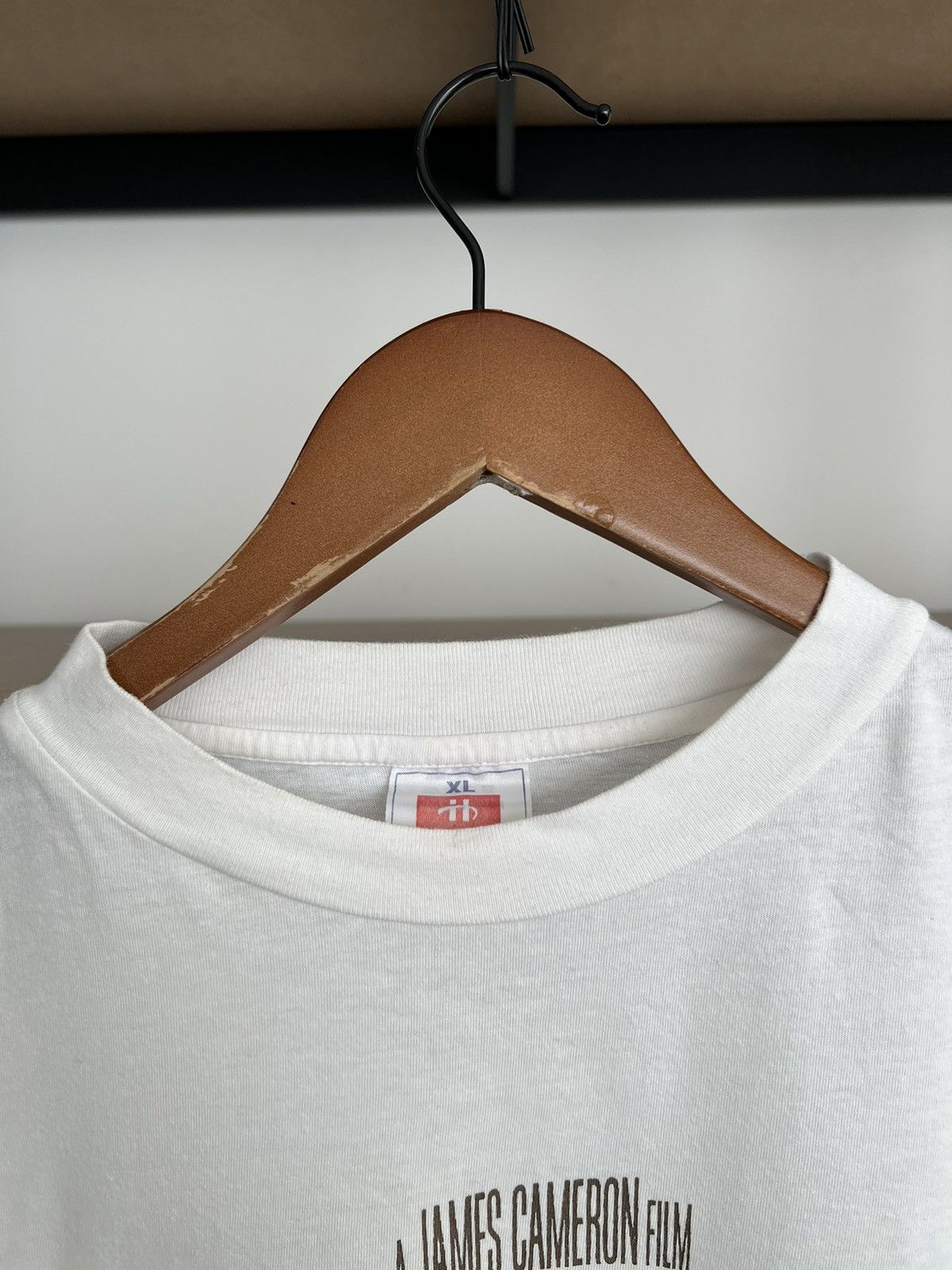 Vintage Vintage 1998 Titanic Leonardo Dicaprio Movie White T-shirt Size US XL / EU 56 / 4 - 12 Thumbnail