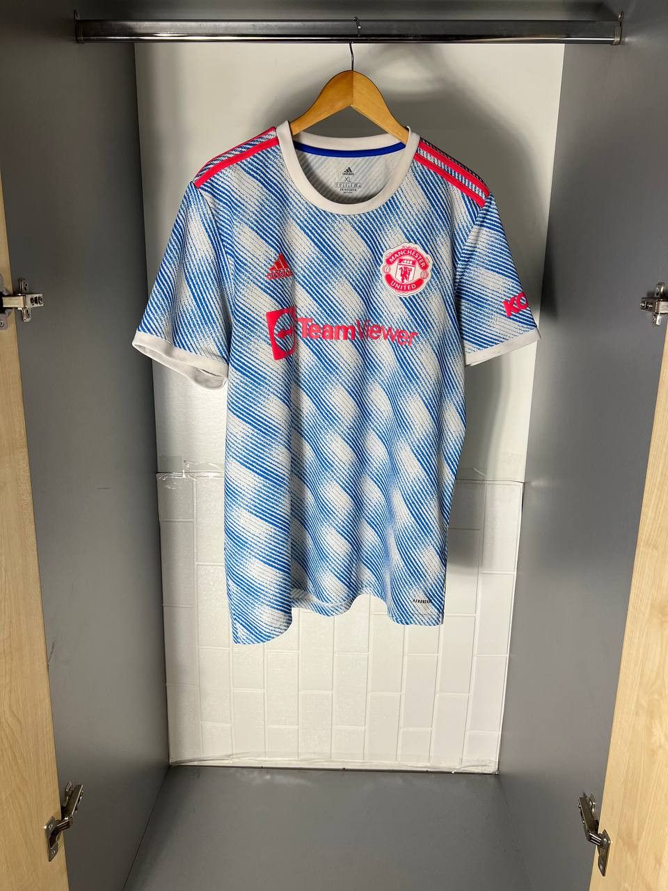 Adidas VINTAGE ADIDAS FC MANCHESTER UNITED ENGLAND SOCCER JERSEY Size US XXL / EU 58 / 5 - 4 Thumbnail