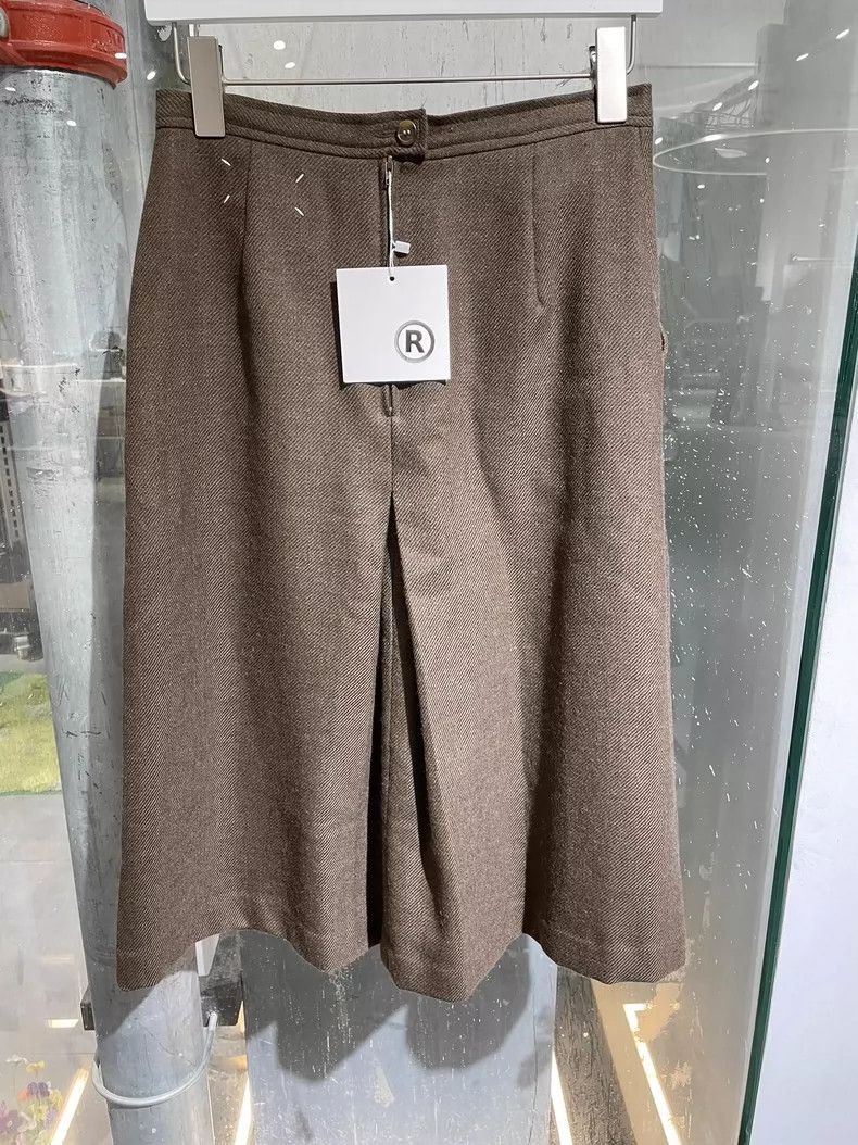 Maison Margiela Maison Margiela Half skirt, straight pencil skirt Size 27" / US 4 / IT 40 - 1 Thumbnail
