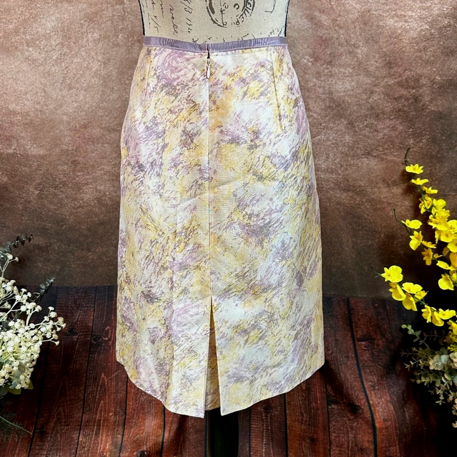 Other BCBGMaxazria Watercolor‎ Wool/Silk Skirt Lavender/Cream10 Size 32" / US 10 / IT 46 - 11 Thumbnail