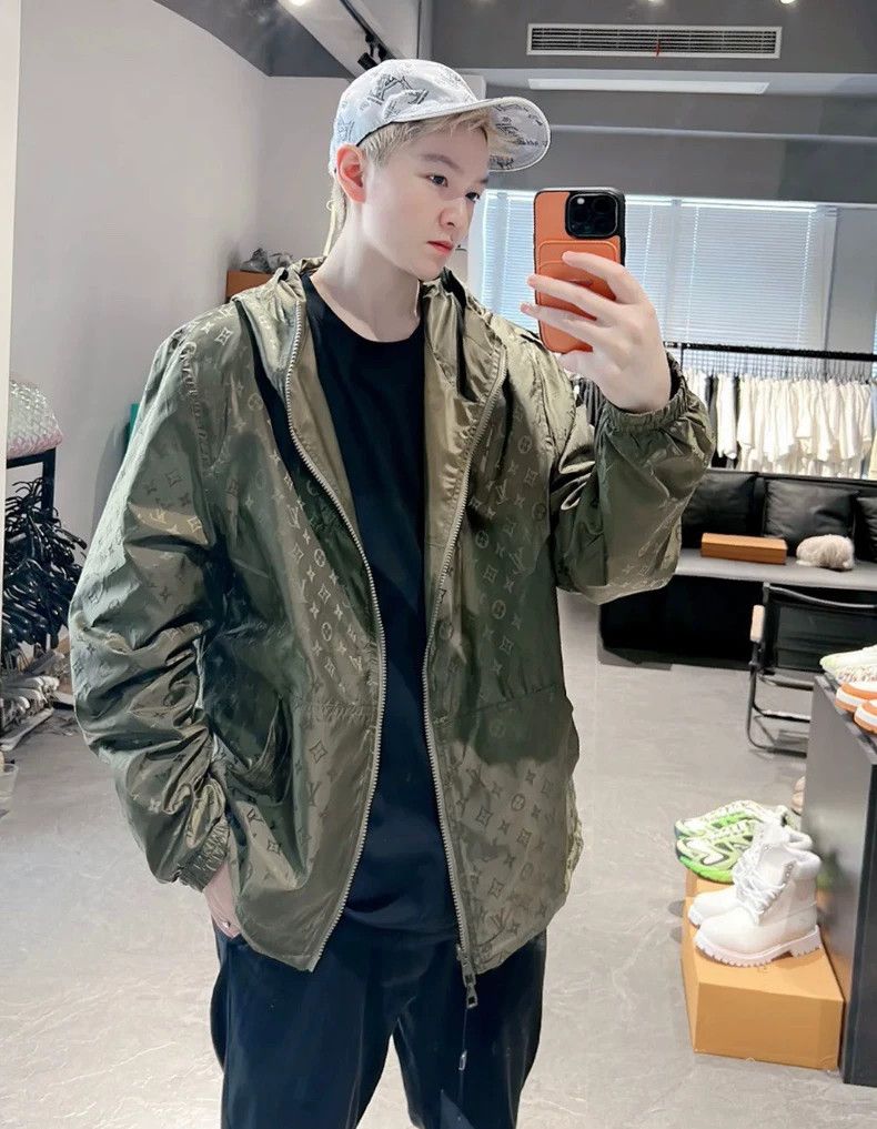 Louis Vuitton Louis Vuitton Green full-print presbyopic reversible jacke Size US S / EU 44-46 / 1 - 7 Thumbnail