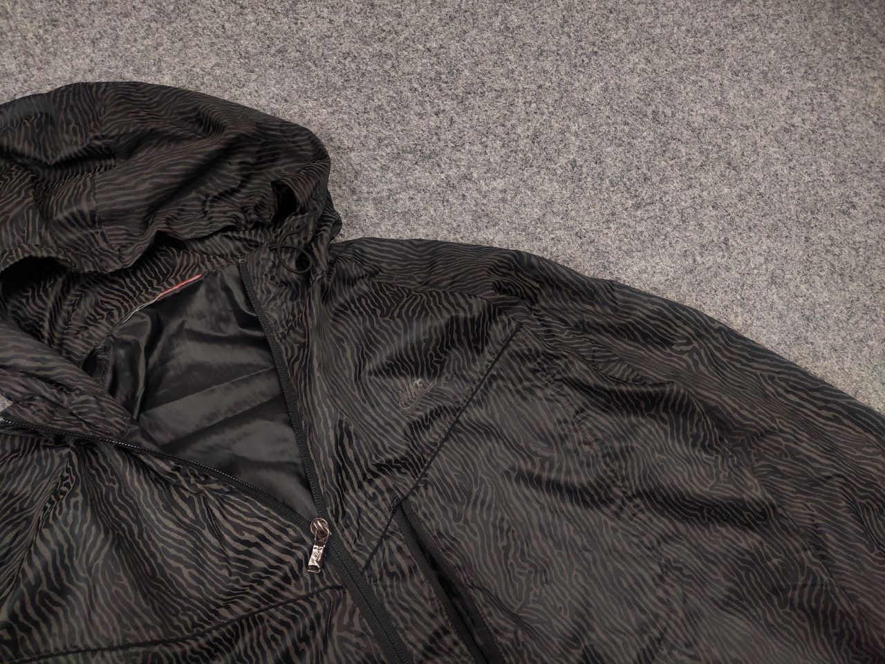 Nike Nike Women's Windbreaker Grid Print reflective Black Jacket Size M / US 6-8 / IT 42-44 - 6 Thumbnail