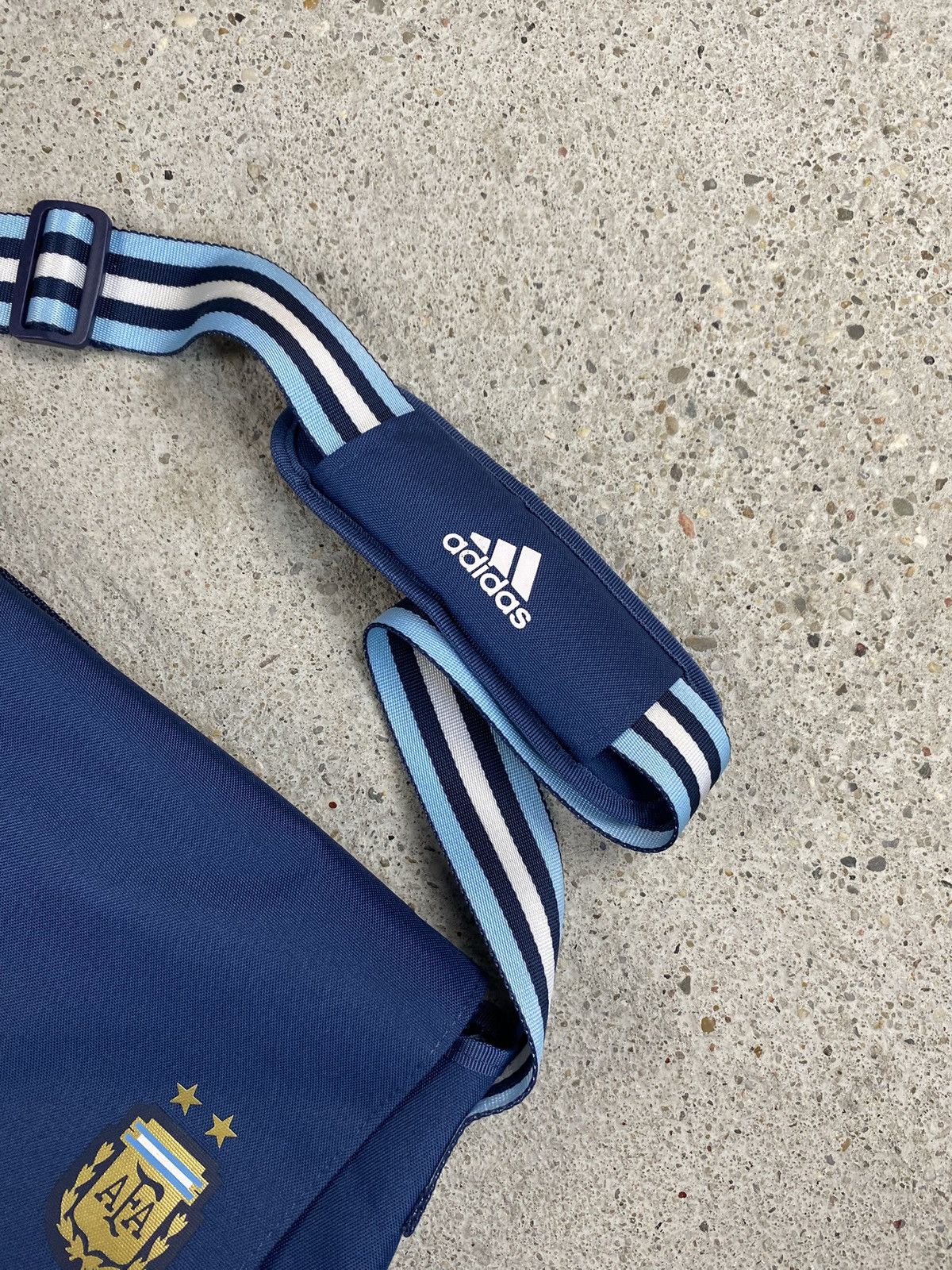 Adidas Adidas argentina massager bag rare soccer football core Size ONE SIZE - 4 Thumbnail