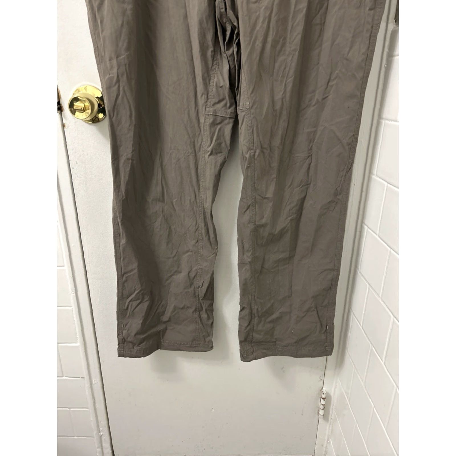 Vintage LL Bean Comfort Trail Pants Womens Regular Size 20x32 Brown Nylon Spandex Stretch Pockets Travel Casual Workwear NWT Size 42" / US 20 - 3 Thumbnail