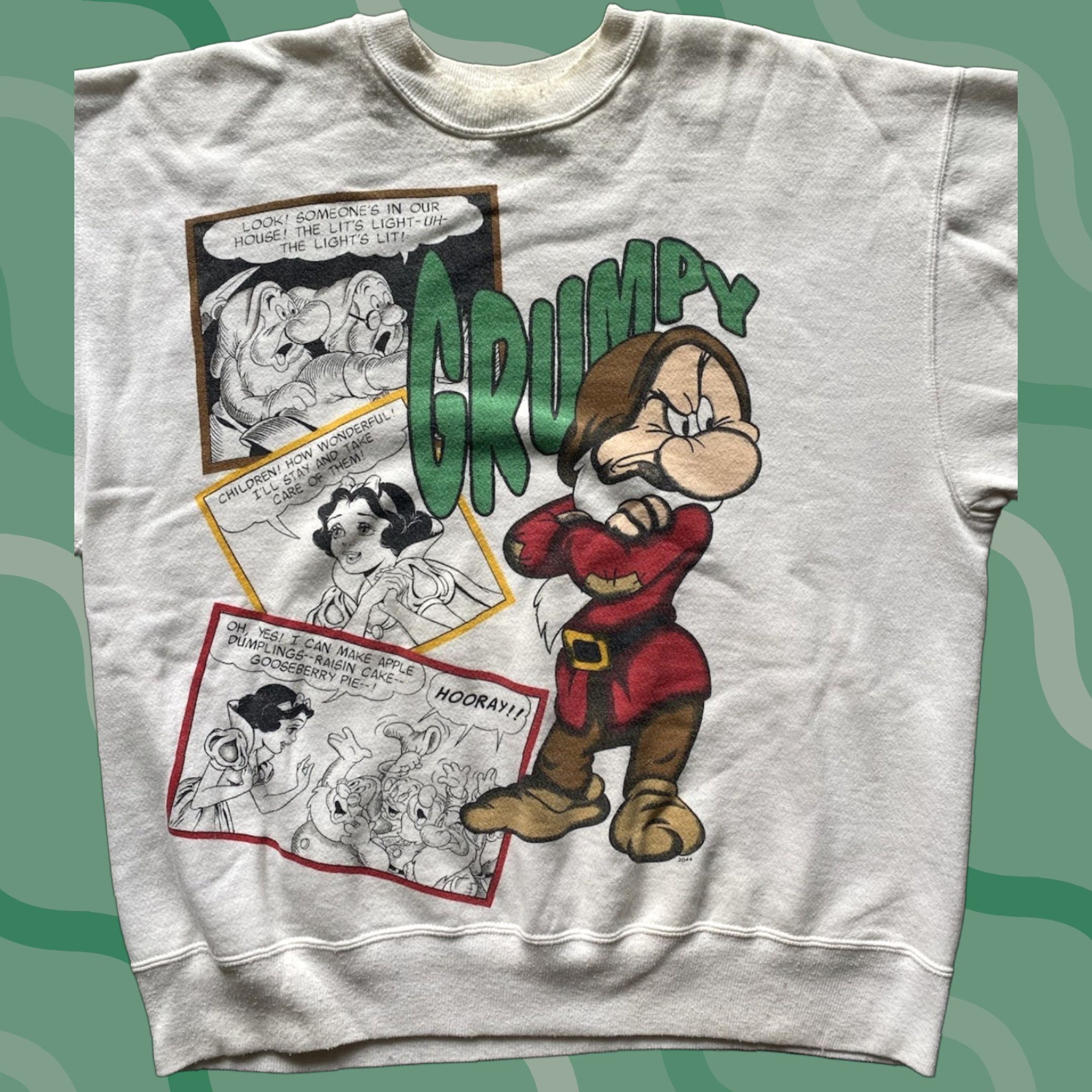 Disney VINTAGE Snow White Seven Dwarves Grumpy Sweatshirt Pullover One Size Fits All White Disney Men Regular One Size Size US M / EU 48-50 / 2 - 1 Thumbnail