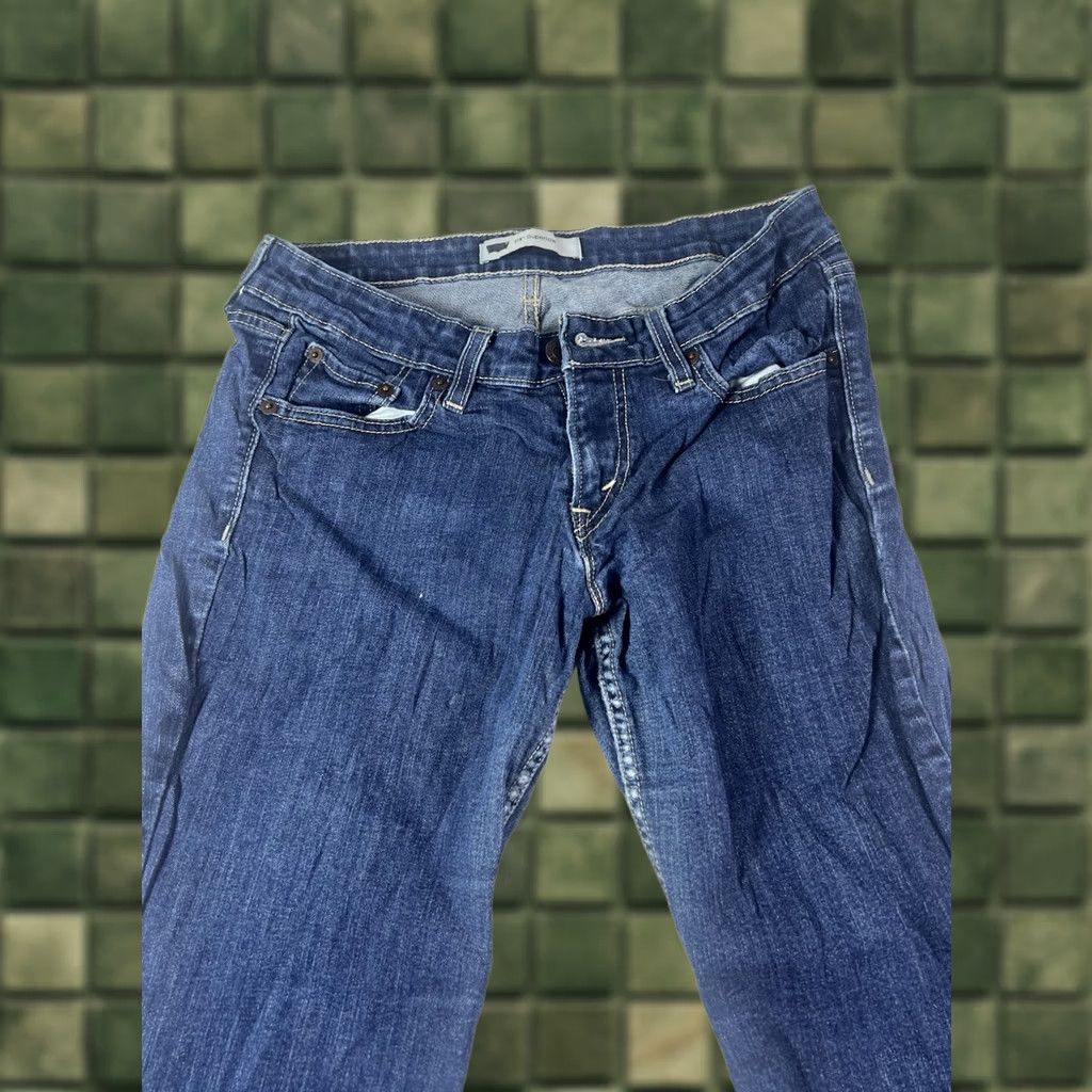 Levi's Levi's 518 Jeans Women's 29x30 Blue Medium Wash Bootcut Slim Regular Size 29" - 1 Thumbnail