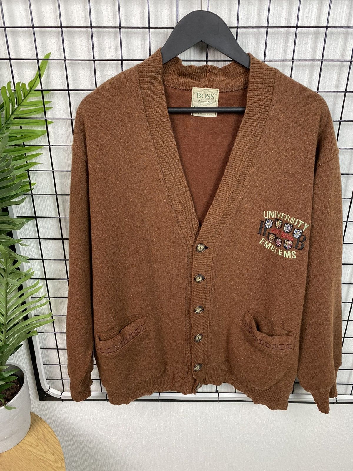 Hugo Boss × Vintage SUPER RARE HUGO BOSS vintage University Emblems 80’s 90’s Size US L / EU 52-54 / 3 - 1 Thumbnail