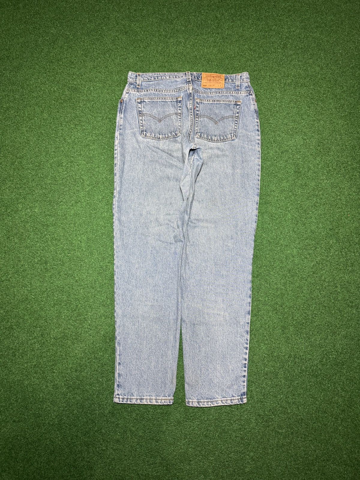 Levi's Vintage Clothing Levis 550 16 90s Relaxed 35x32 Light Wash Tapered Jeans Size 38" / US 16 / IT 52 - 1 Thumbnail