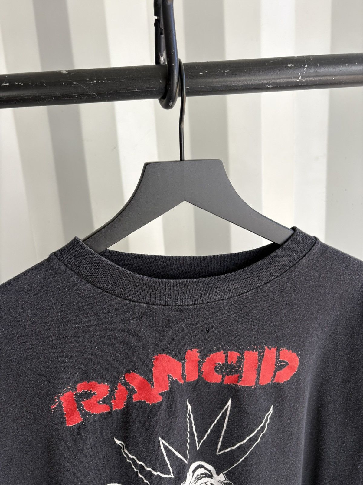 Band Tees Vintage Rancid I Wanna Riot Thrashed Distressed Shirt Grunge Size US XXL / EU 58 / 5 - 7 Thumbnail