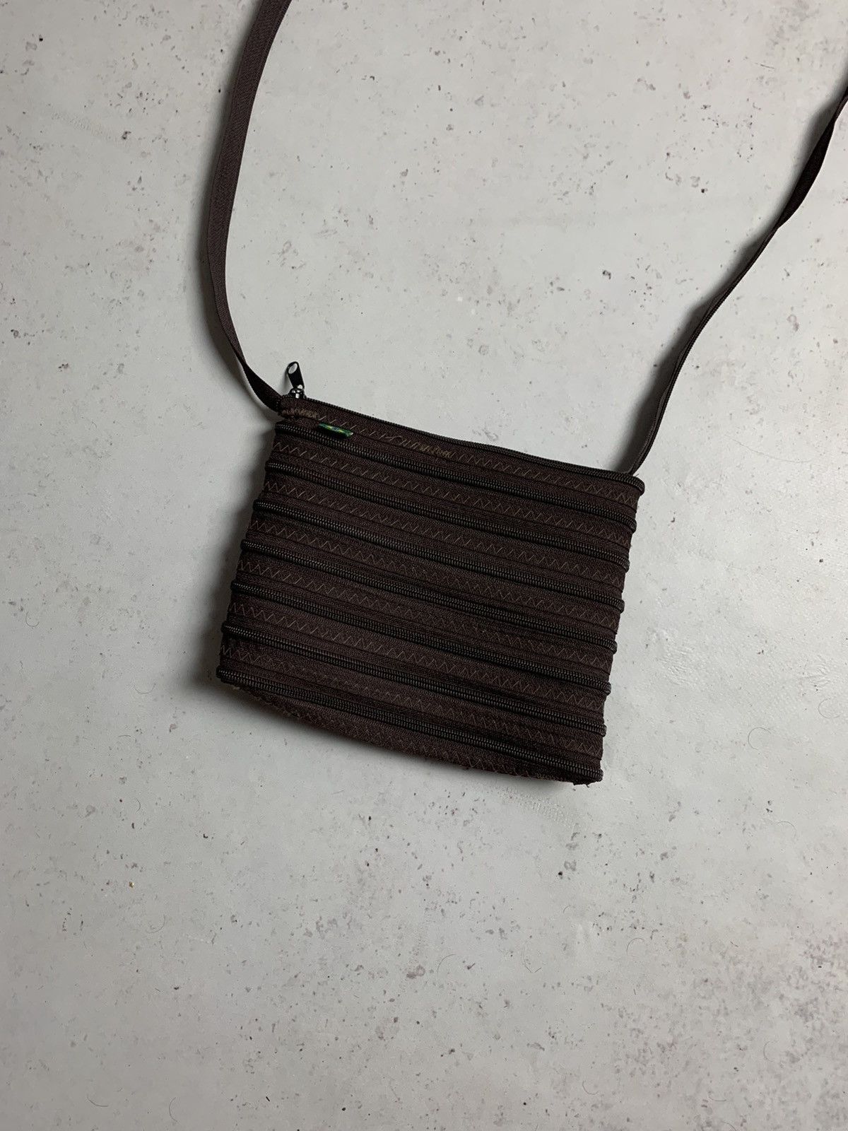 Japanese Brand Vintage Full Zip Avantgarde Shoulder Bag Y2K Rare Size ONE SIZE - 4 Thumbnail