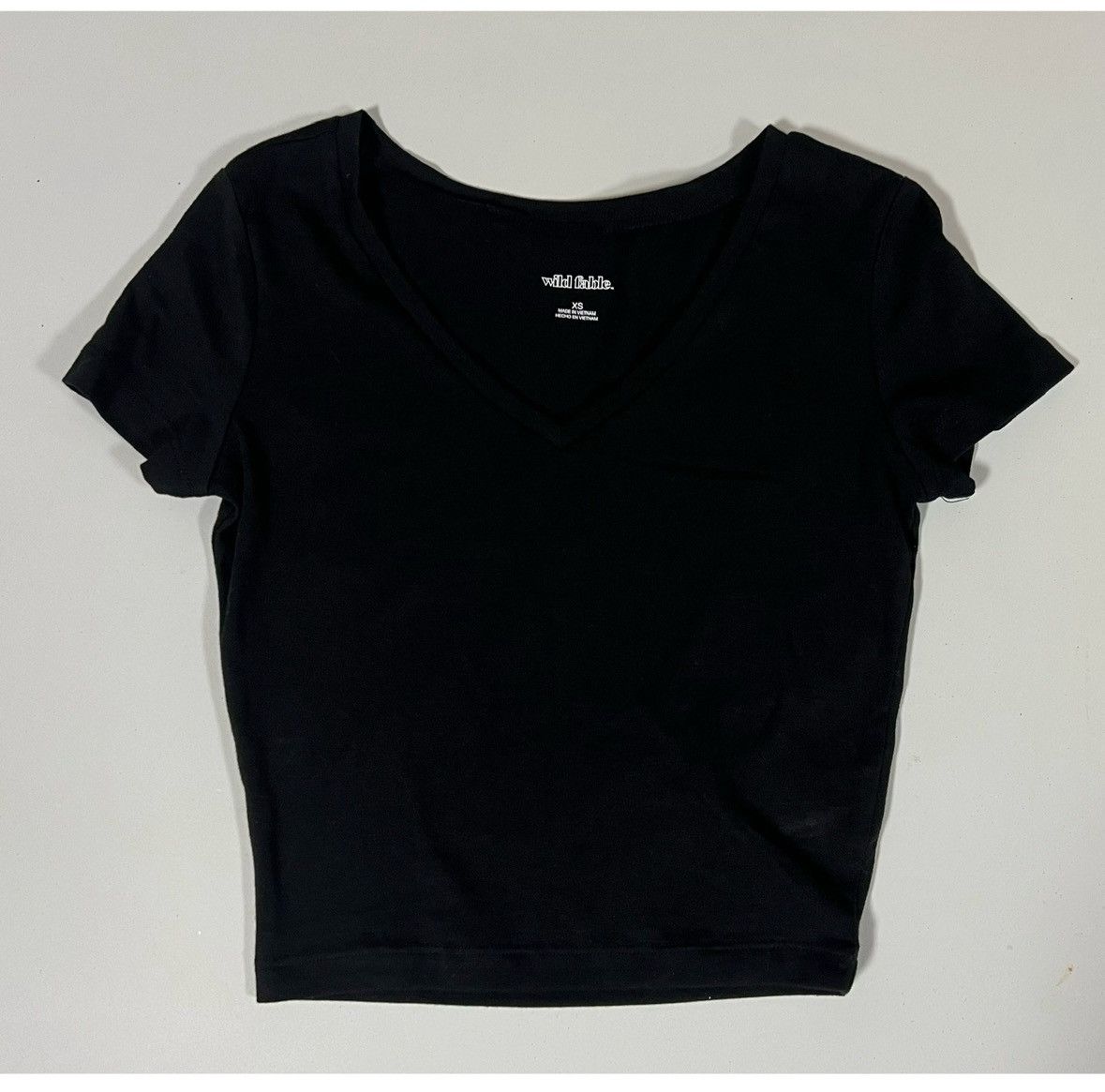 Wild Things Black Solid Short Sleeve V-Neck Shirt Top Blouse Tee XS 🖤 Size XS / US 0-2 / IT 36-38 - 1 Thumbnail