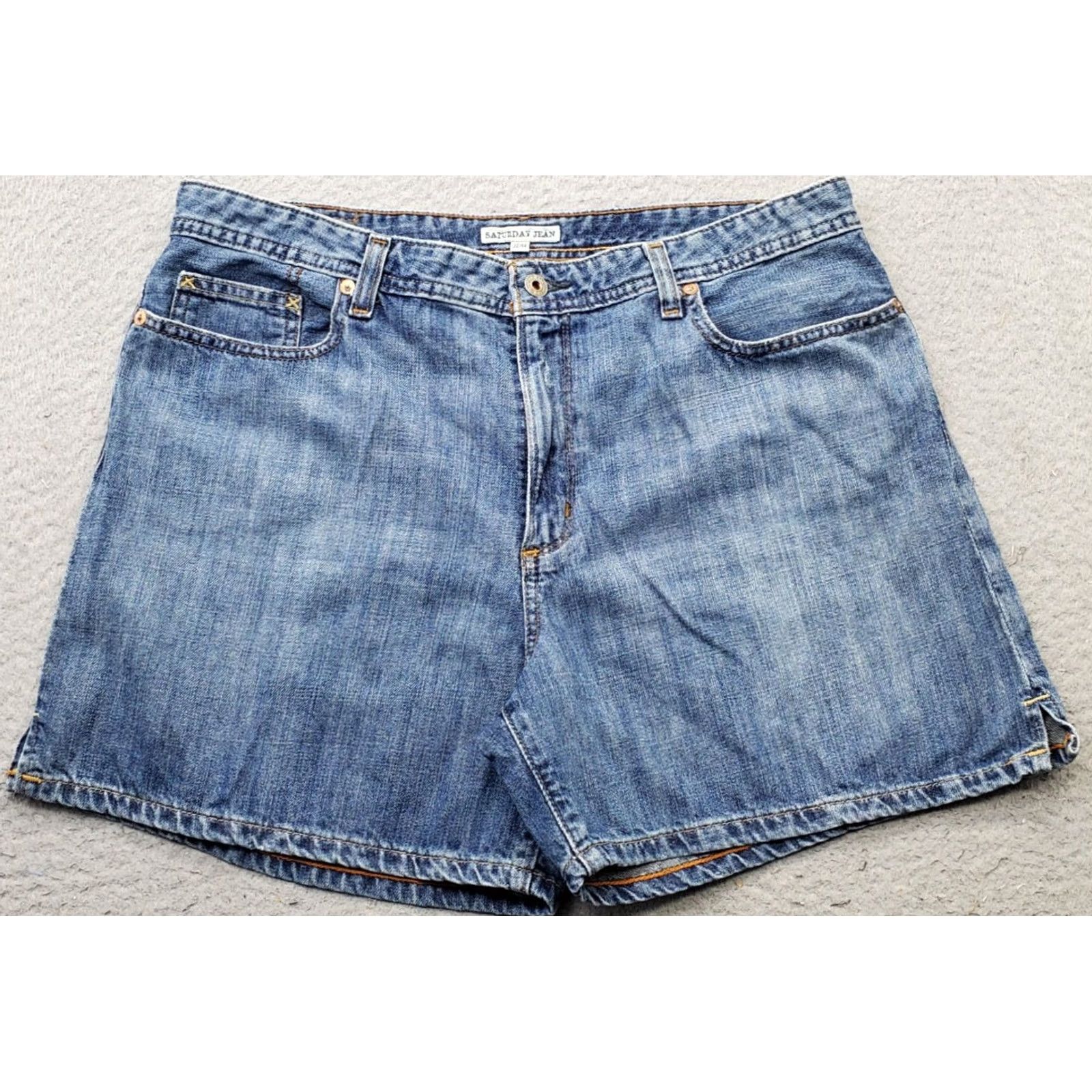Denime Saturday Jeans Shorts Womens 32 Blue Denim Flat Front Side Slit Bermuda Wash Medium Beach Casual Womens Size 32 Denim Shorts Size 24" / US 00 / IT 34 - 2 Thumbnail