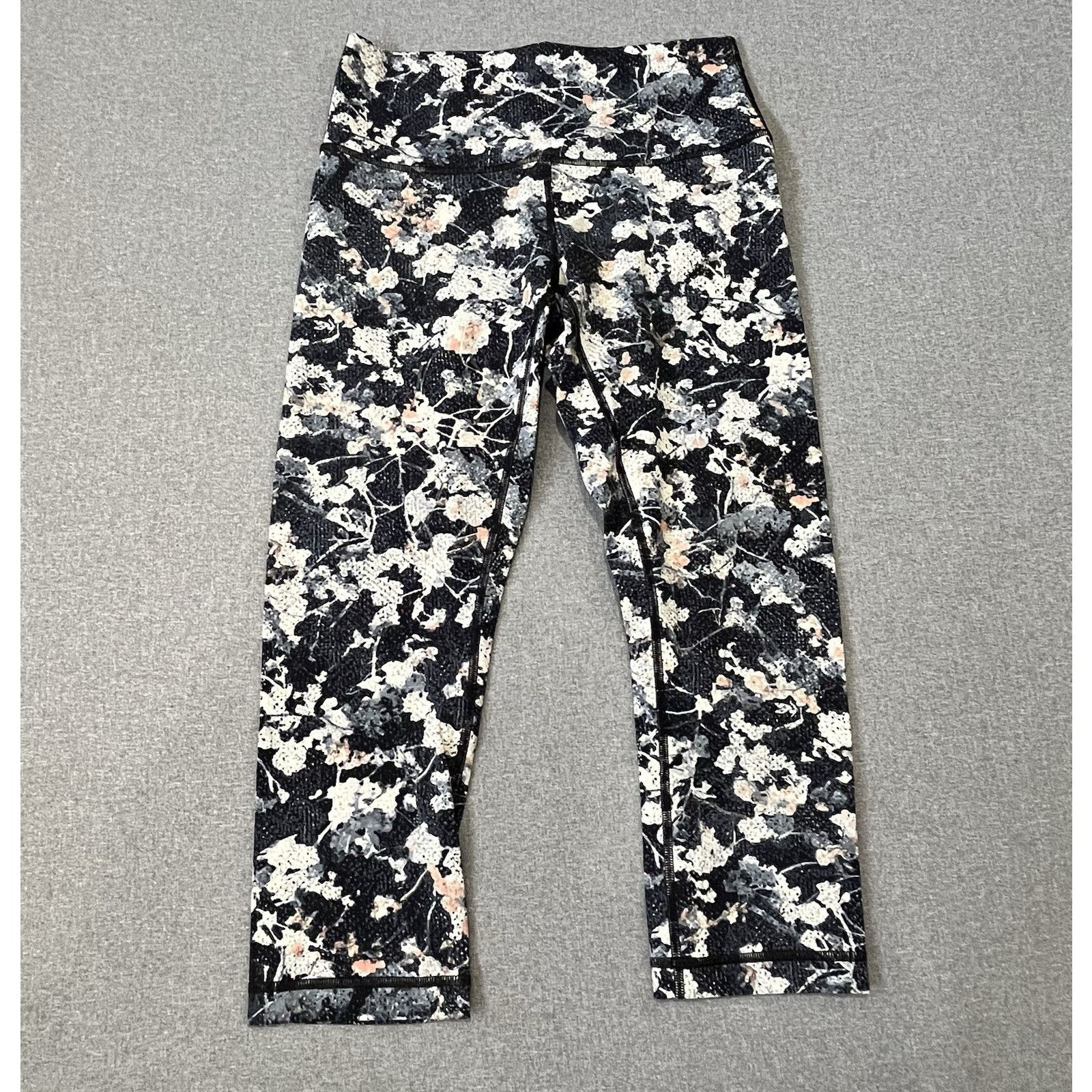 Lululemon Lululemon Wunder Under Hi-Rise Crop Leggings spring Size 8 Size 30" / US 8 / IT 44 - 1 Thumbnail