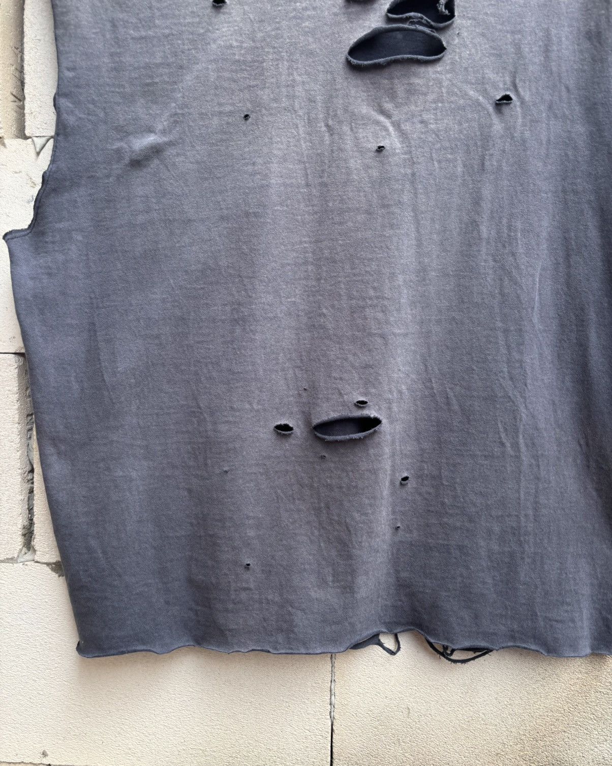 Carhartt Thrashed Carhartt Distressed Tank Shirt ERD Grunge Size US L / EU 52-54 / 3 - 10 Thumbnail