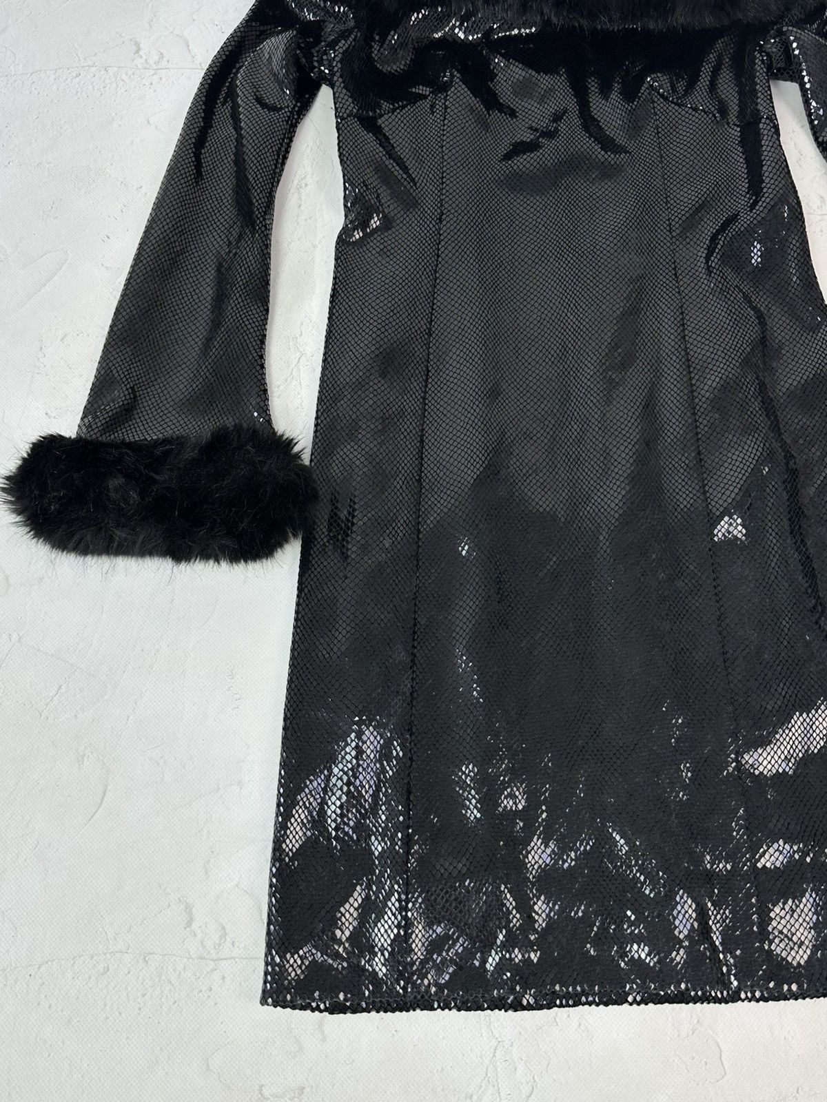 If Six Was Nine Vintage Black Shiny Midi Dress with Fur Size M / US 6-8 / IT 42-44 - 3 Thumbnail
