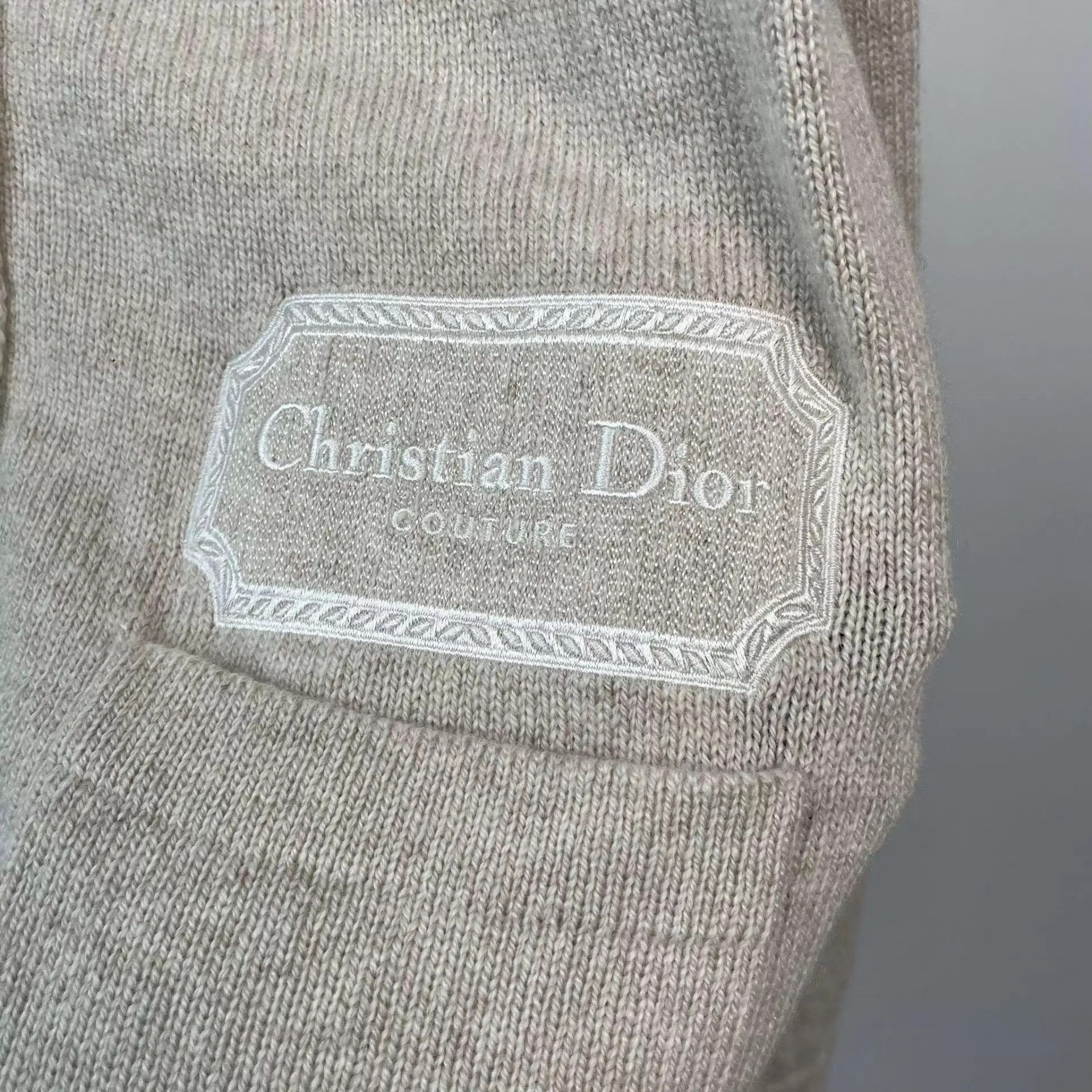 Dior Dior Cashmere Cardigan S Oatmeal Gray NWT S175 Size US S / EU 44-46 / 1 - 9 Thumbnail