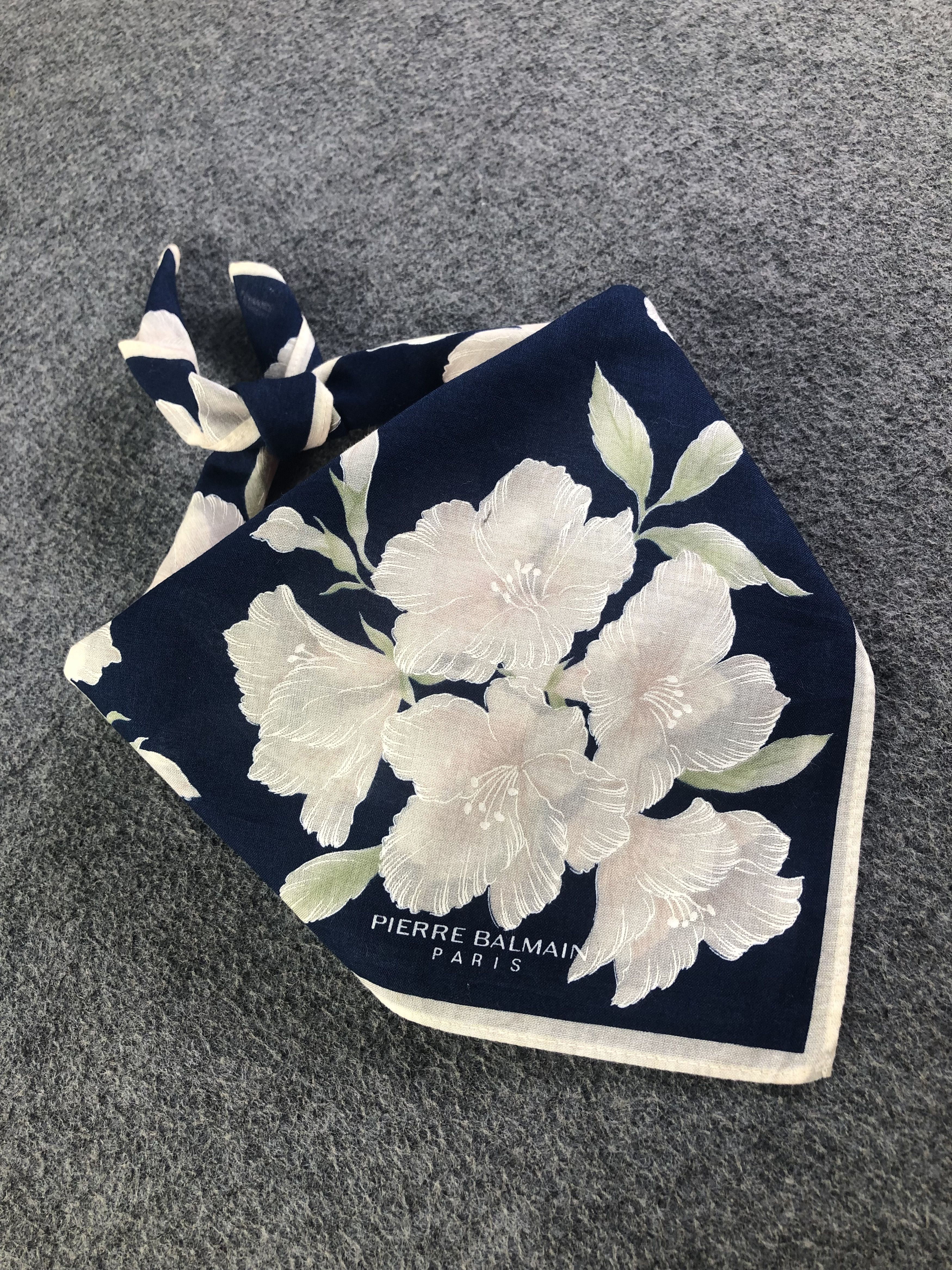 Pierre Balmain Handkerchief / Bandana / Neckerchief C507