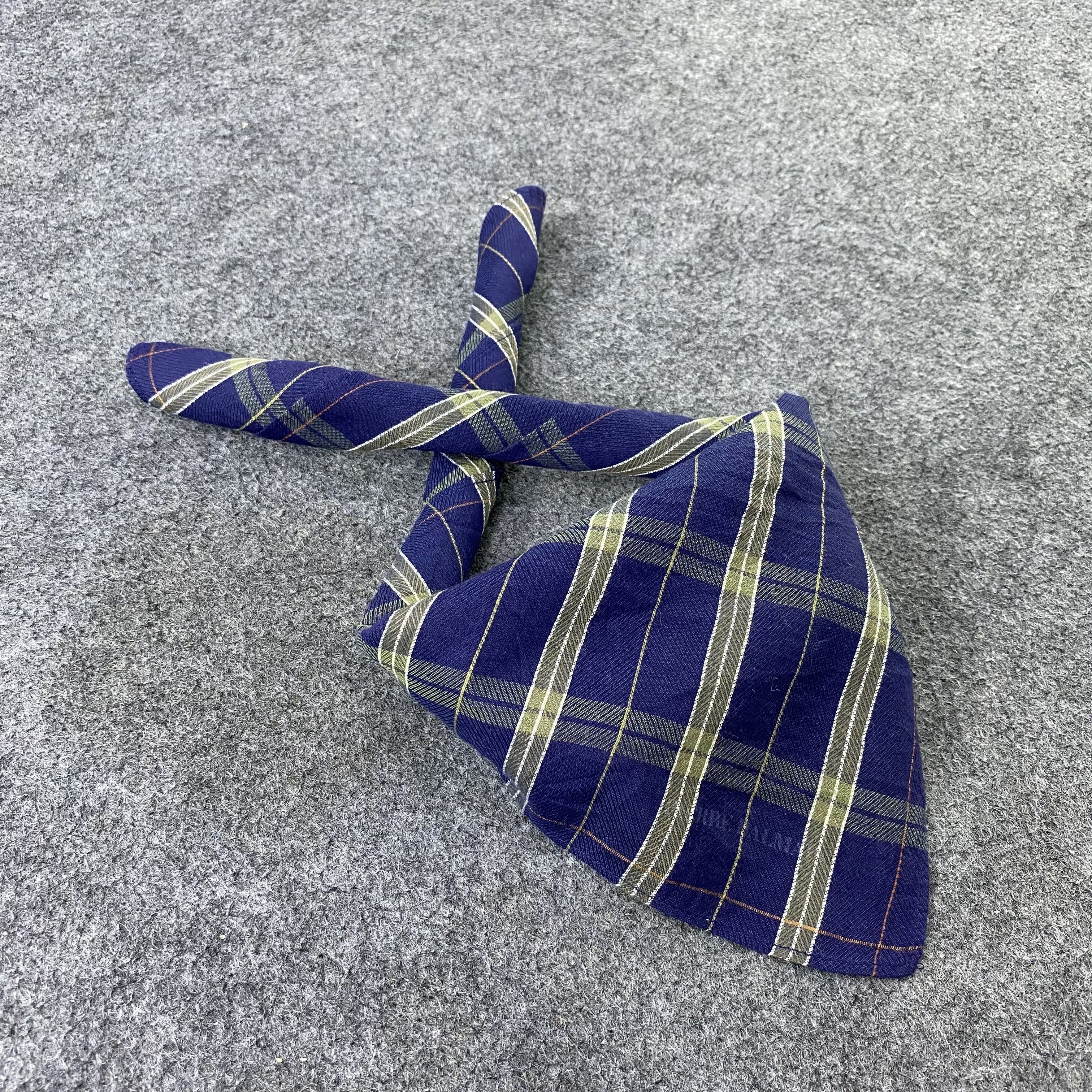 Pierre Balmain Handkerchief / Bandana / NeckerchiefB1390
