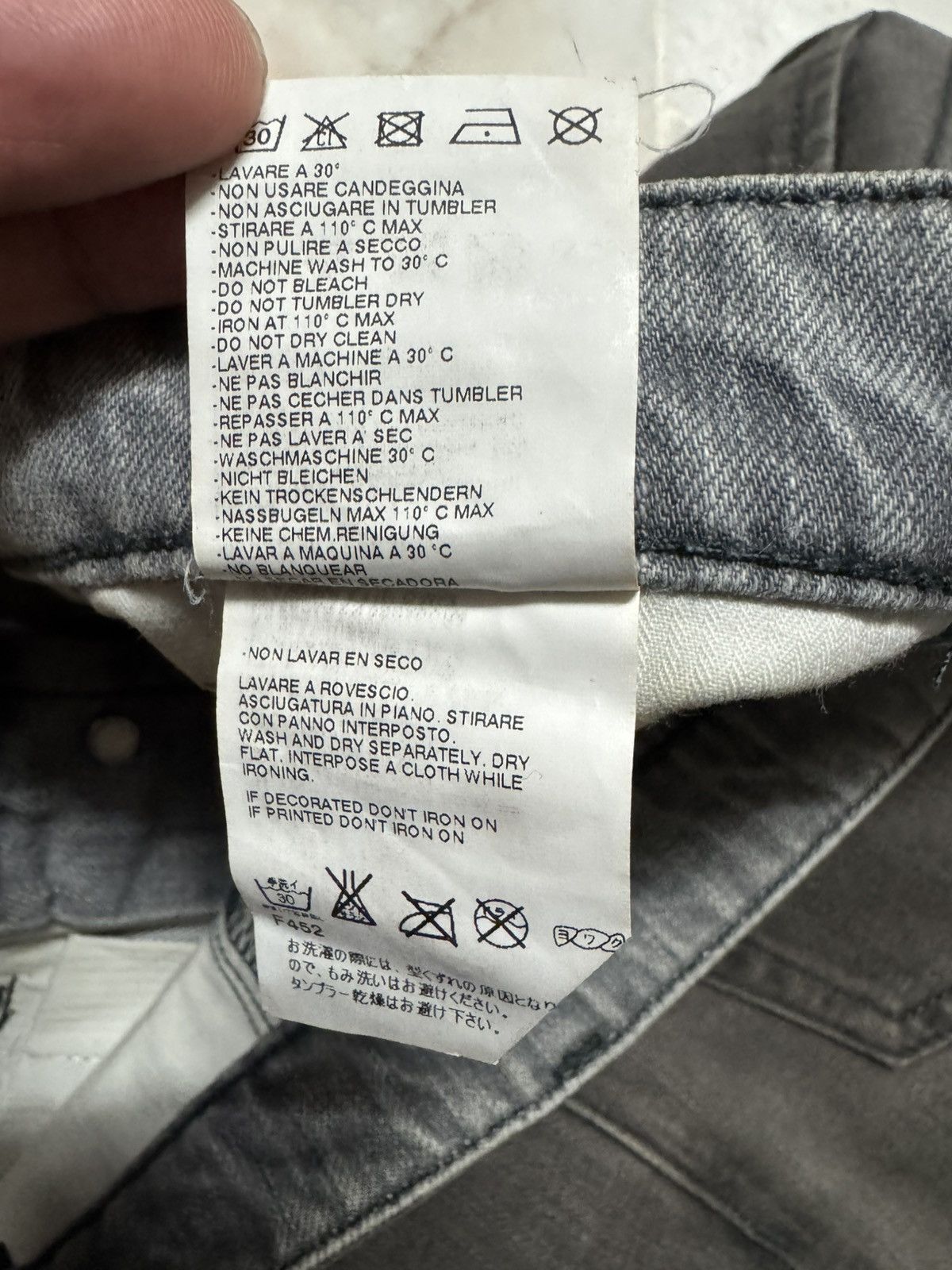 Viktor & Rolf 💥ARCHIVE💥VIKTOR@ROLF SLIM FADED STRETCHABLE JEANS Size US 29 - 11 Thumbnail