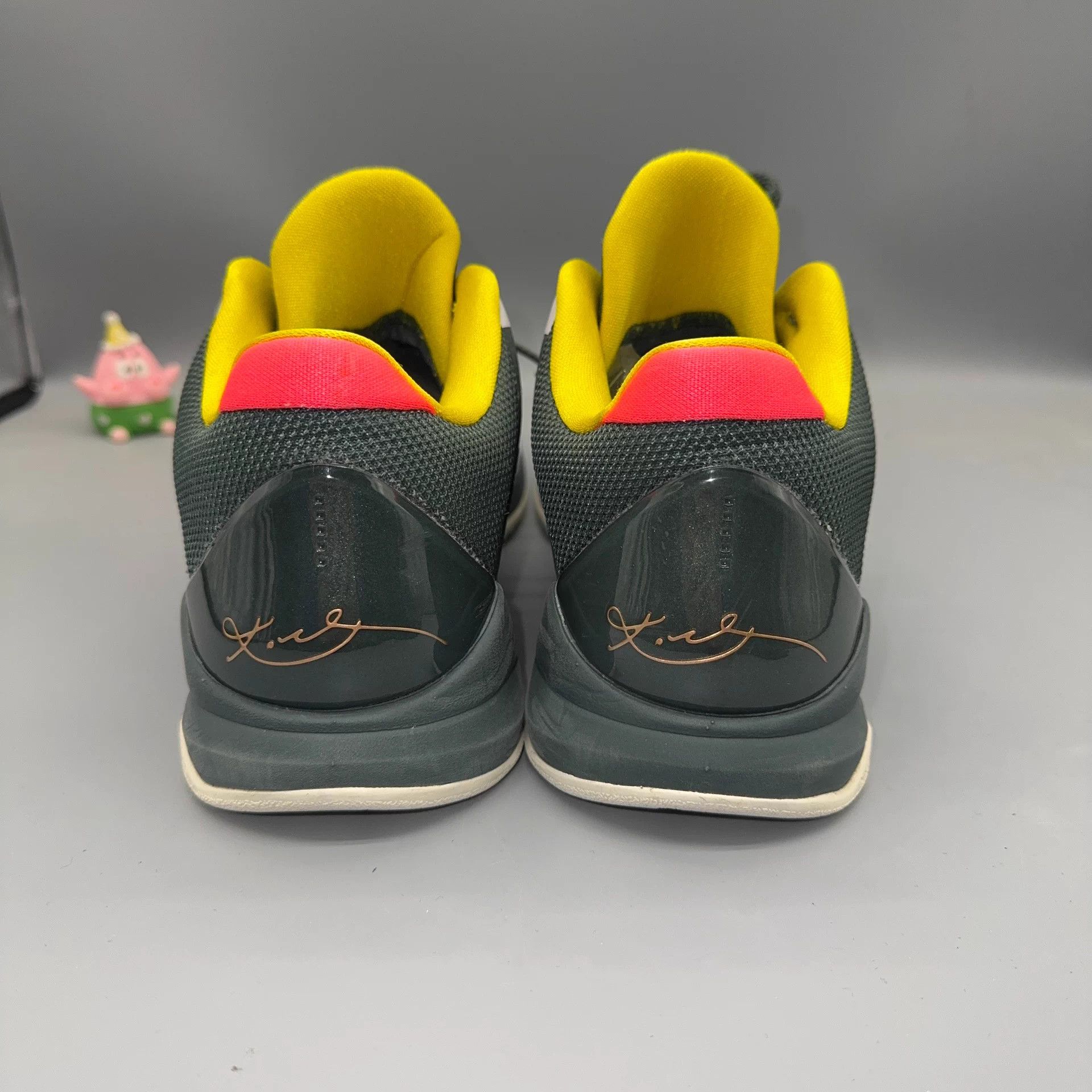 Nike Nike Kobe 5 Bucks Gray Green Size US 9.5 / EU 42-43 - 3 Thumbnail
