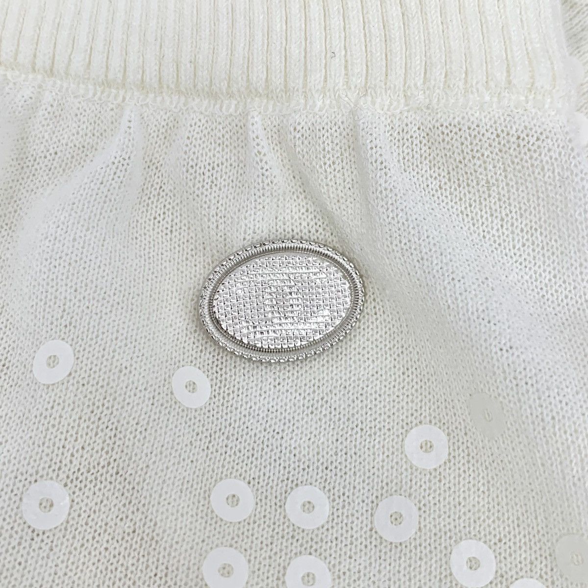 Chanel Chanel Beige Sequined Camellia Flower Embroidered Shorts Size 28" / US 6 / IT 42 - 5 Thumbnail