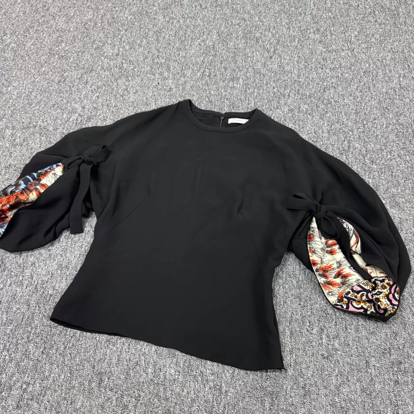 Dior Dior SS Silk Sleeve Cinched Waist Top 36 99 New Colored Cuffs Size XS / US 0-2 / IT 36-38 - 3 Thumbnail