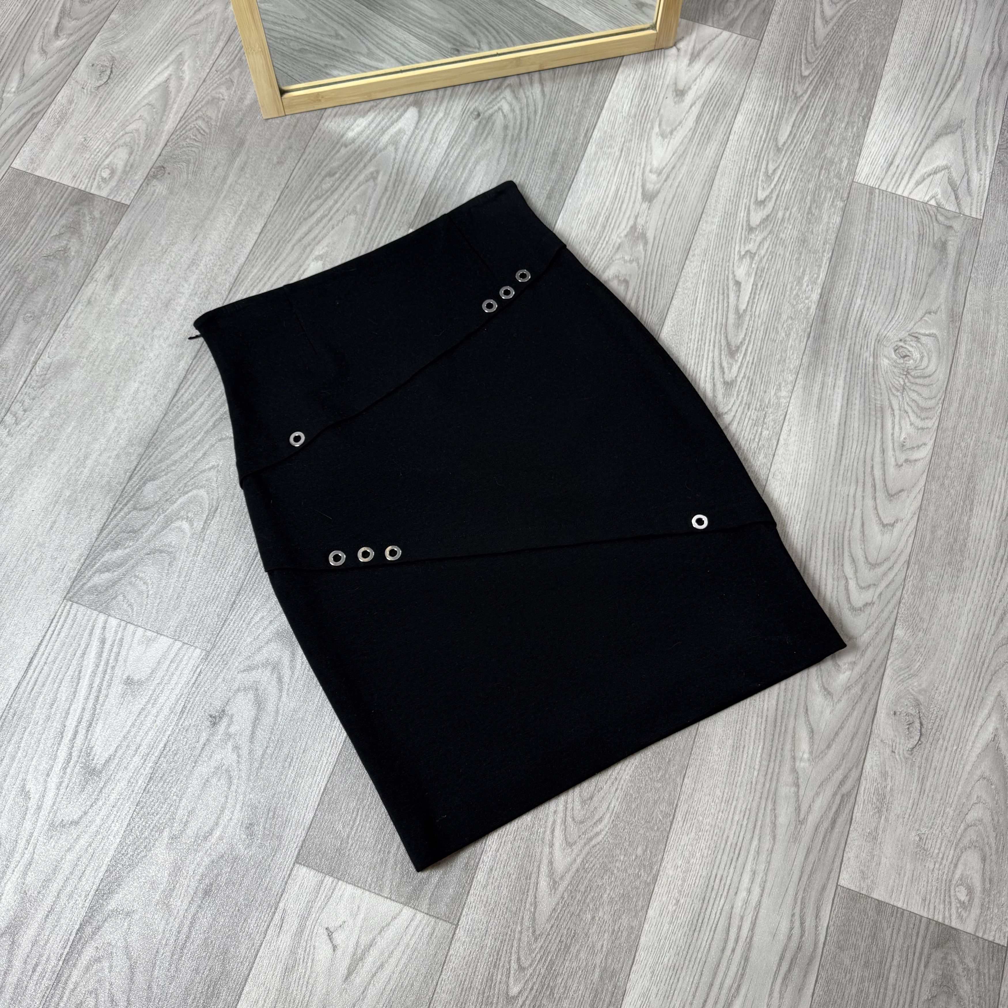 Versace Vintage Versace Collection Rare Women's Black Midi Skirt M Size 28" / US 6 / IT 42 - 2 Thumbnail