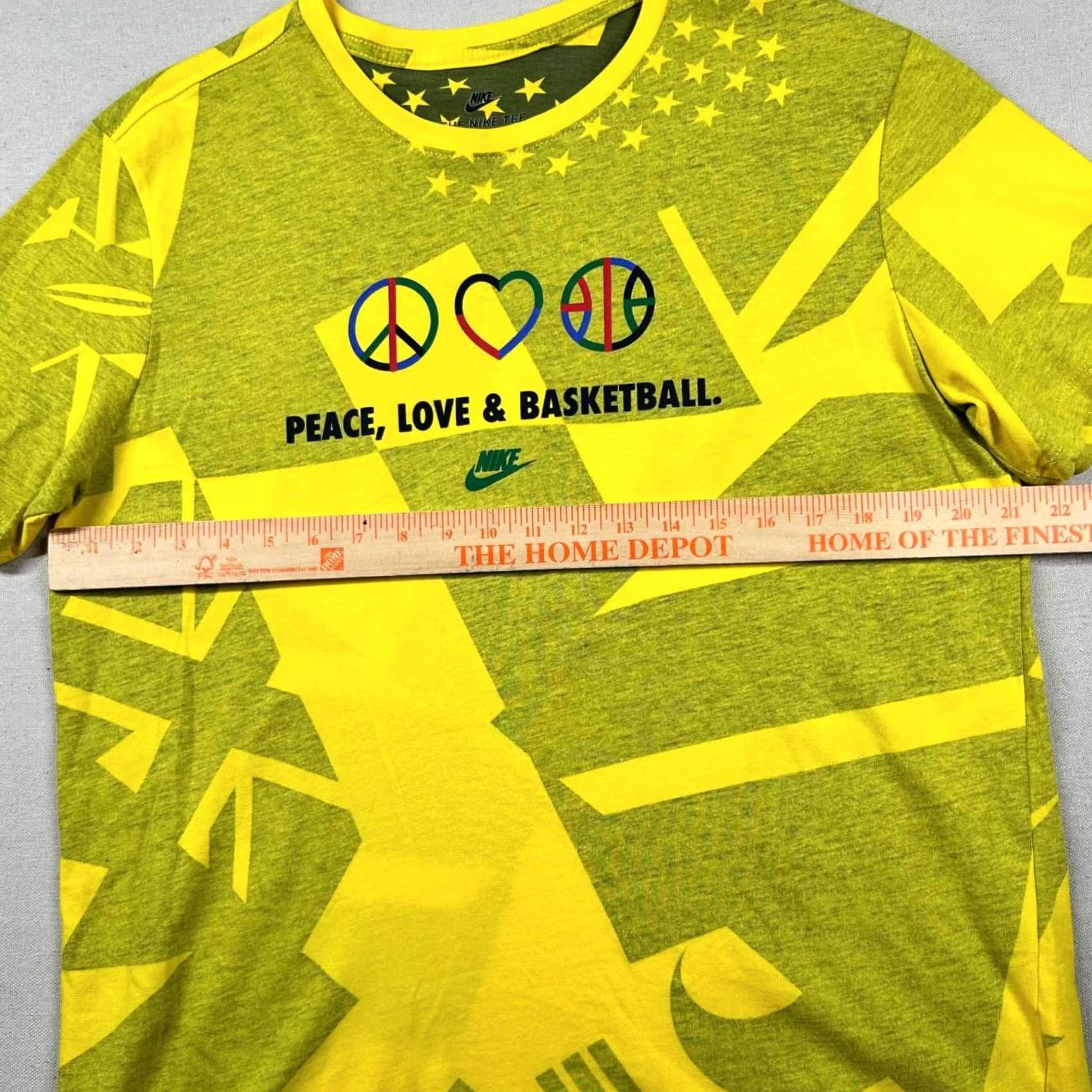 Nike Nike Tee Shirt Mens L Peace Love Basketball Urban Jungle Gym Retro Spike Lee Shirt Mens L Yellow Nike 90s Basketball Theme Mens Size US L / EU 52-54 / 3 - 7 Thumbnail