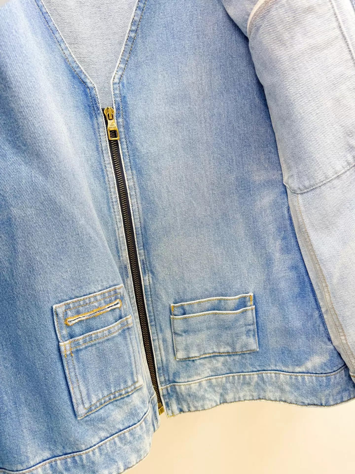 Louis Vuitton Louis Vuitton Denim Jacket 50 (NWT) Size US M / EU 48-50 / 2 - 4 Thumbnail