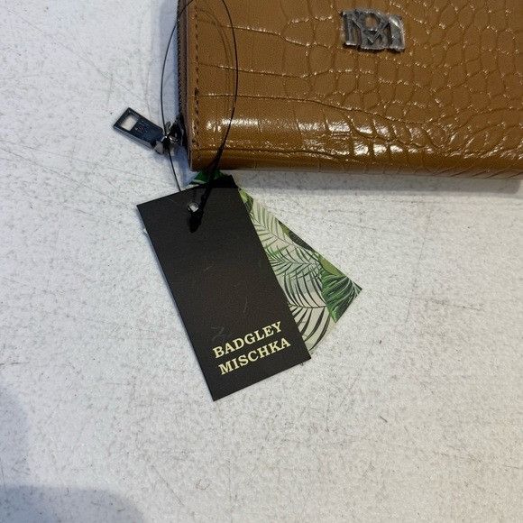 Badgley Mischka NWT Badgley Mischka Tan Croc-Embossed Wallet Size ONE SIZE - 3 Thumbnail