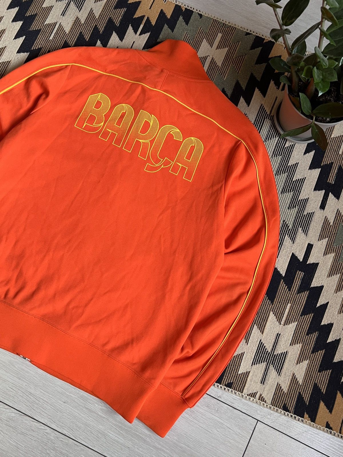 Vintage Vintage Nike Barcelona Track Top Blockcore Jacket Size US L / EU 52-54 / 3 - 8 Thumbnail