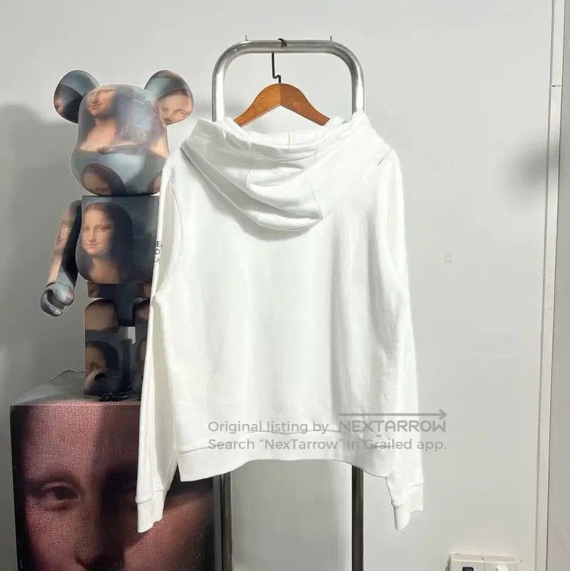 Burberry Burberry White Cotton Men's Hoodie with Unicorn Print. Size US M / EU 48-50 / 2 - 2 Thumbnail