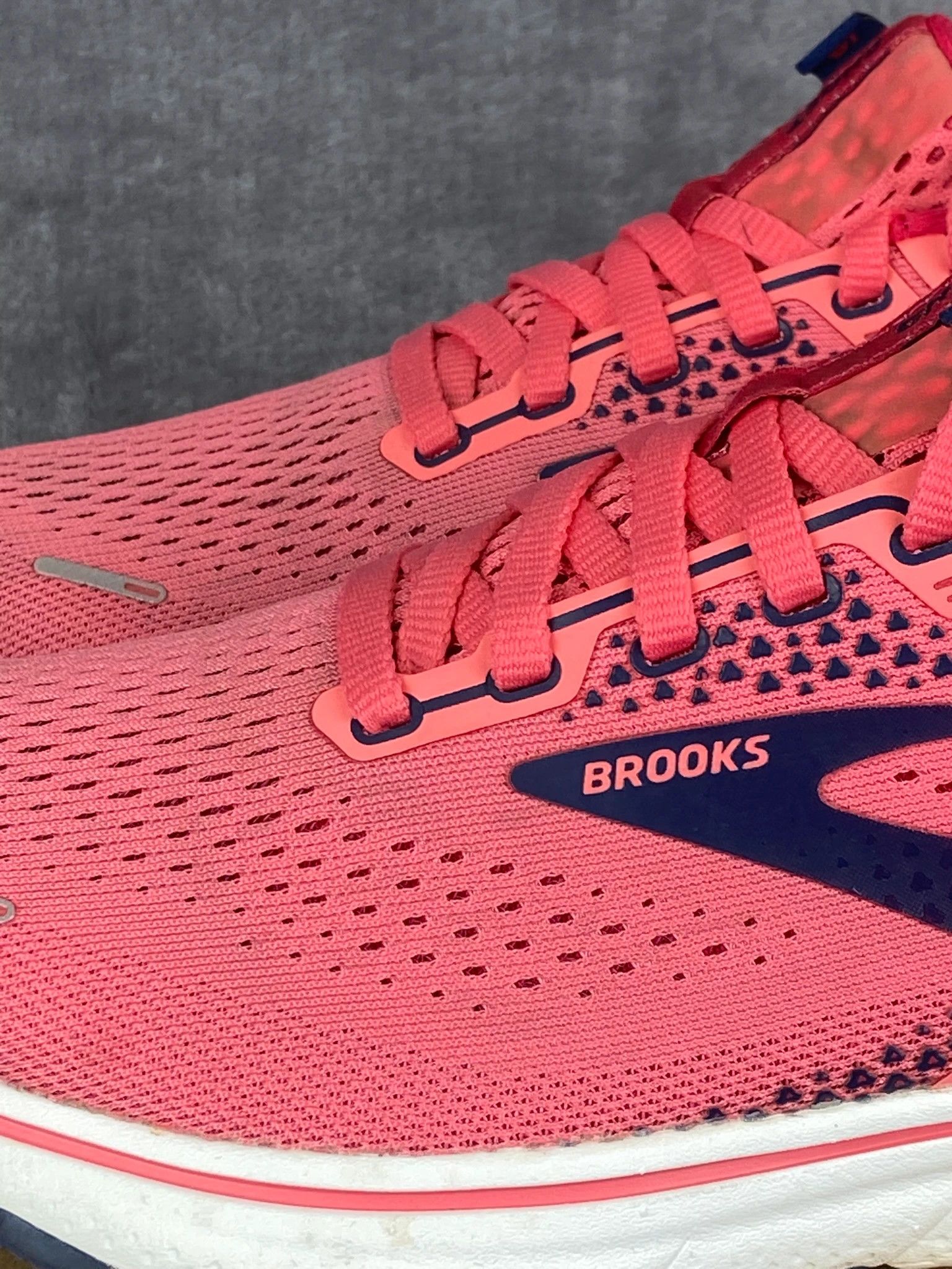 Brooks Brooks Hyperion GTS pink lightweight running sneakers Size US 5.5 / EU 38 - 4 Thumbnail