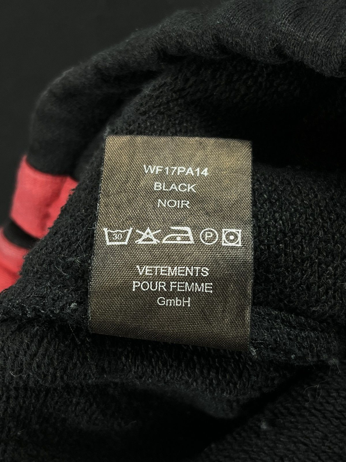 Vetements AW17 Vetements Side Stripe Wide Zip Sweatpants Red Size US 29 - 10 Thumbnail